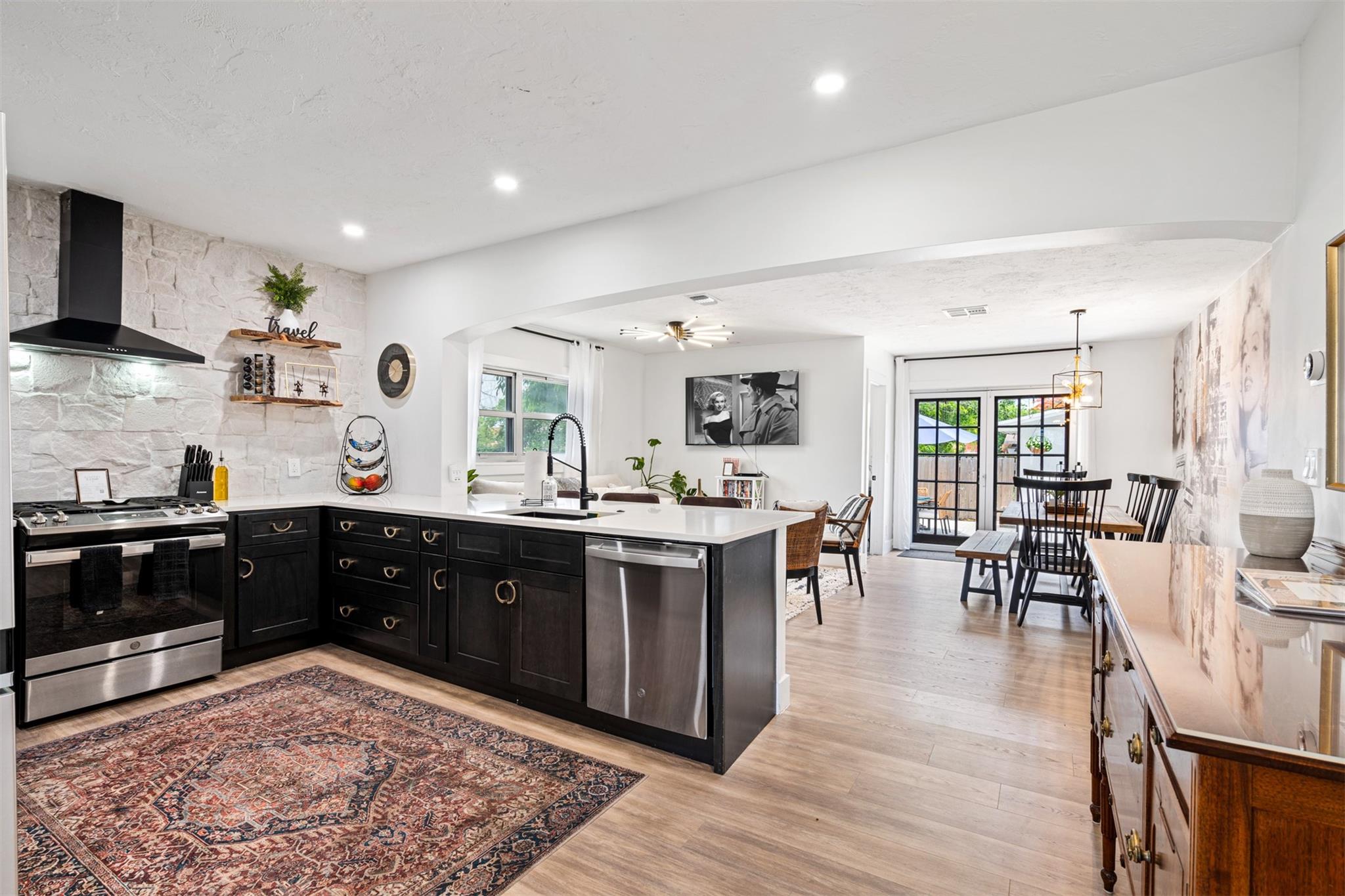 439 Monroe Dr
