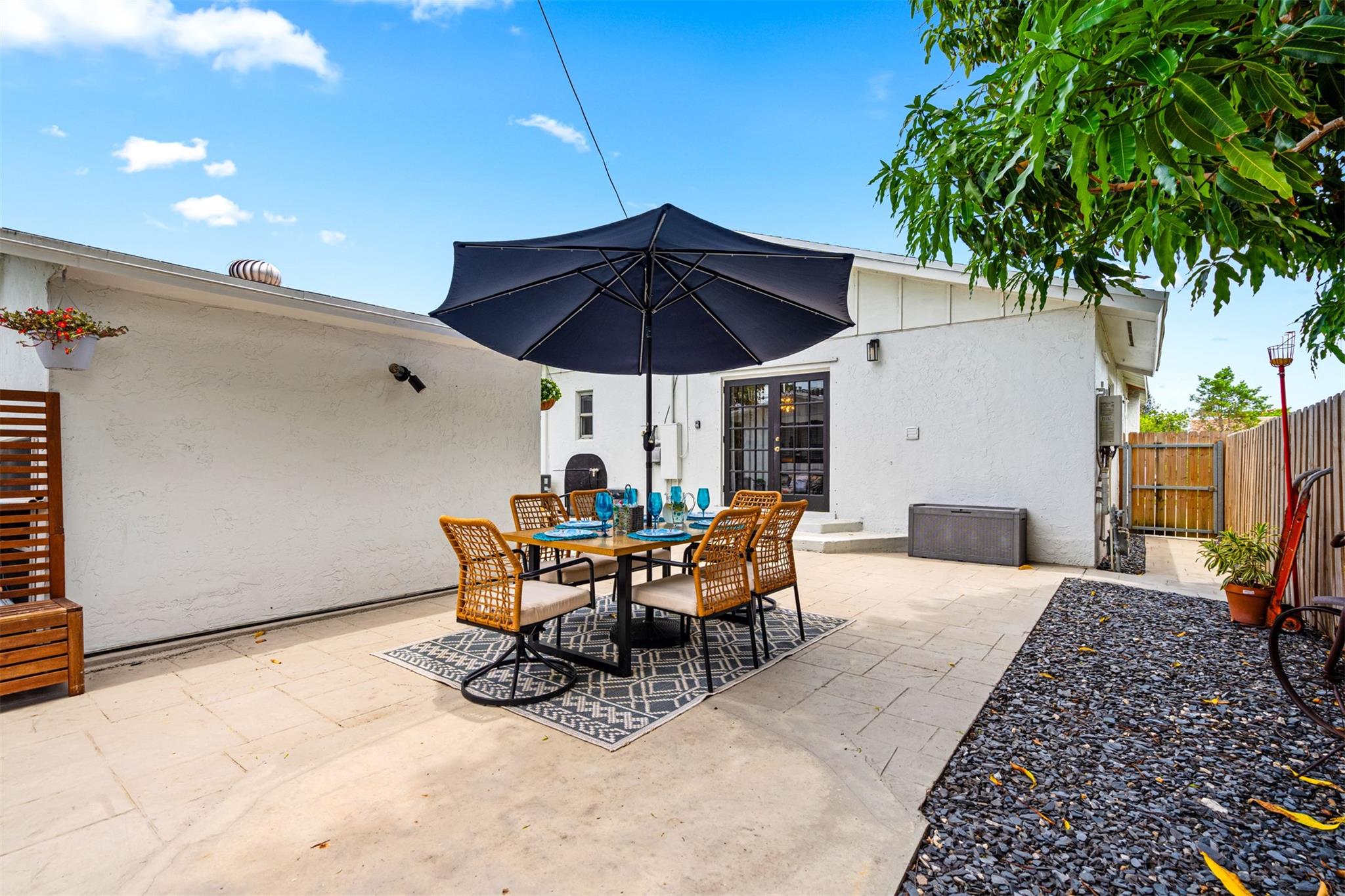 439 Monroe Dr