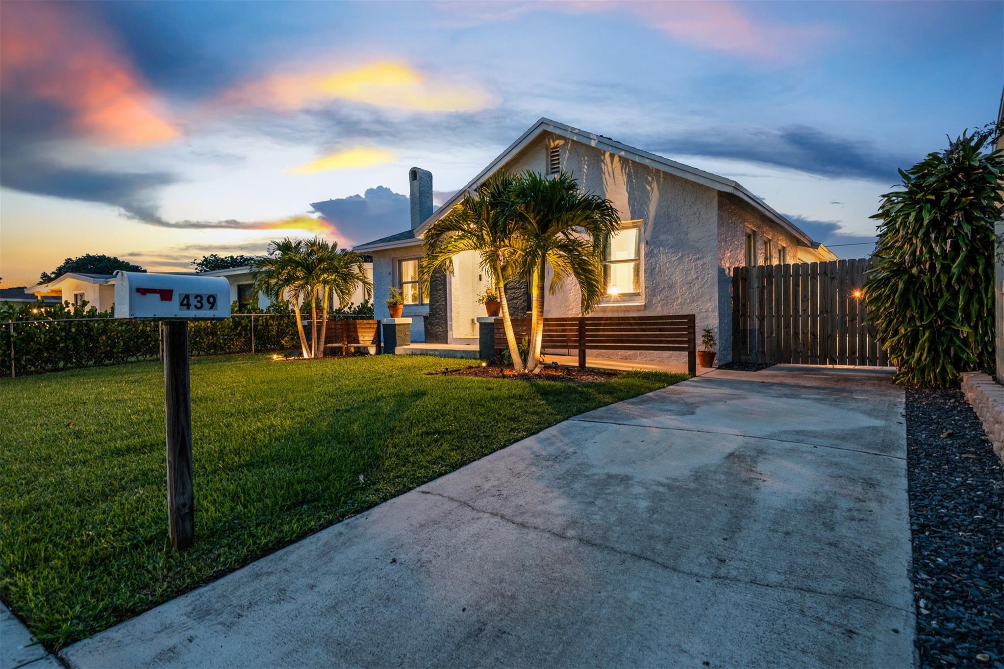439 Monroe Dr