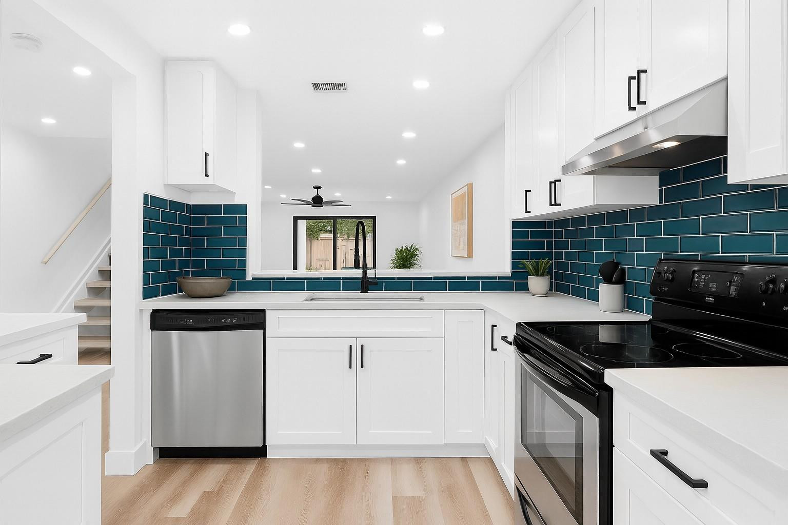 3082 S Oakland Forest Dr 1305