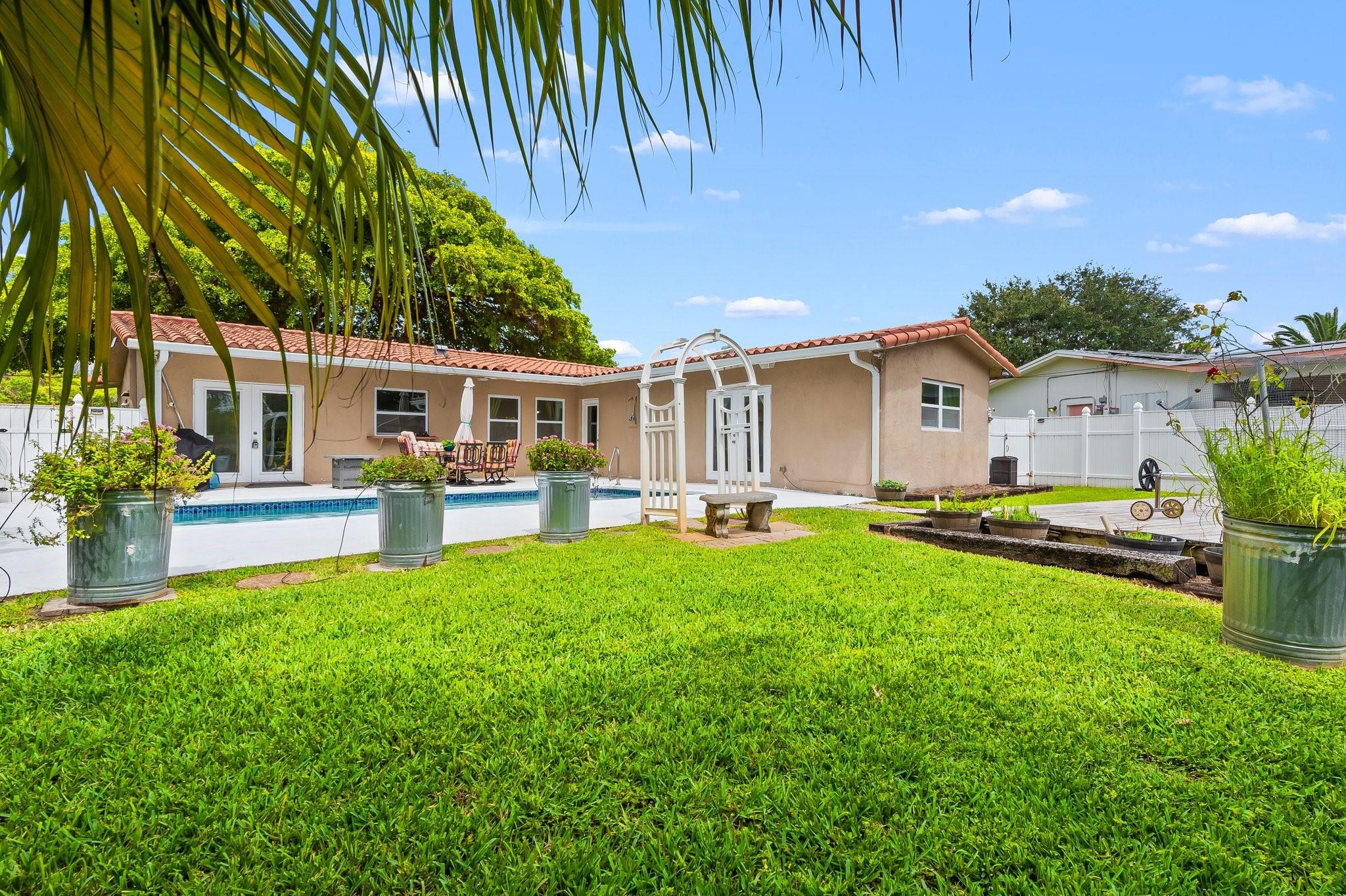 2540 NW 9th Ter