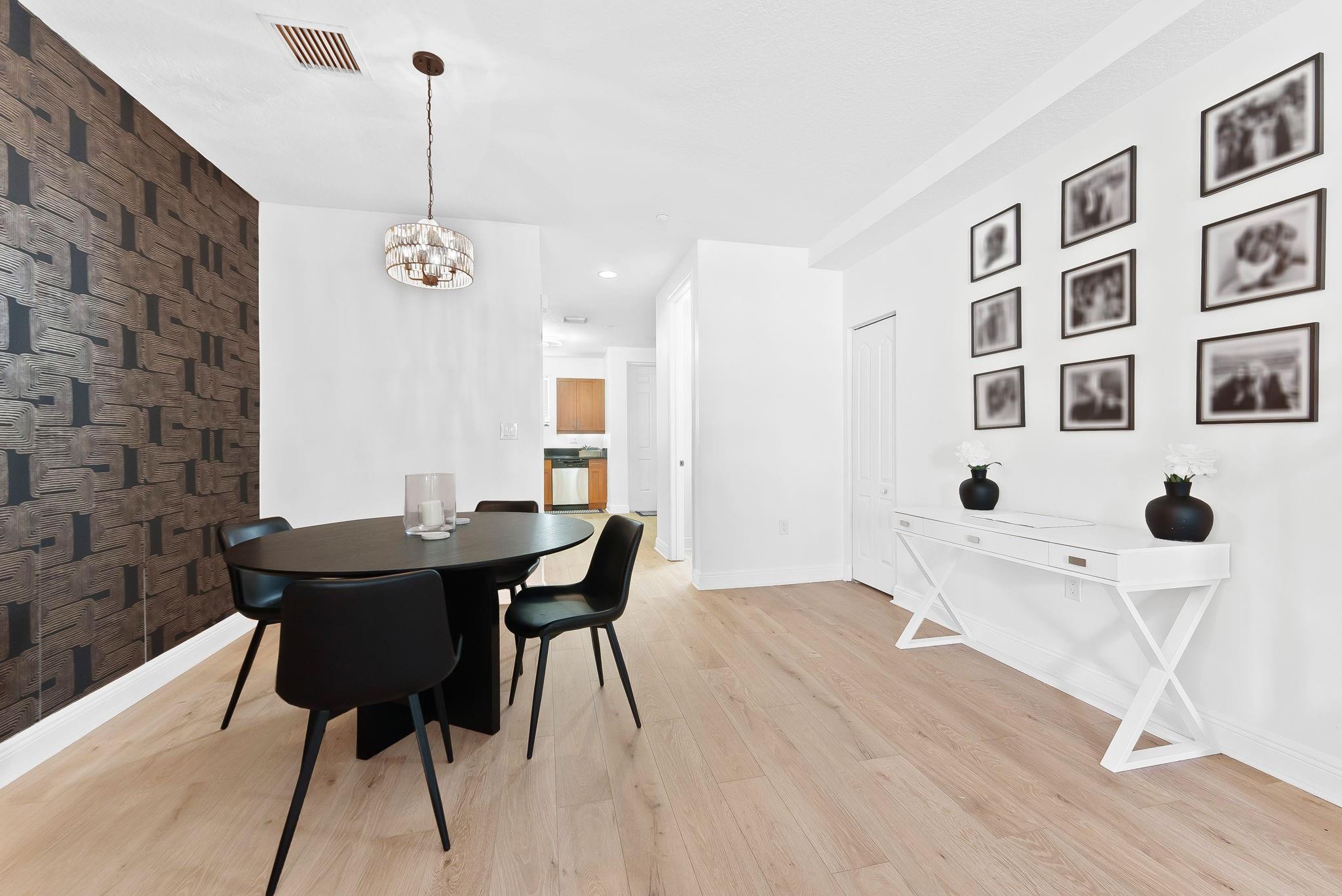 307 SW 13th Ter 307
