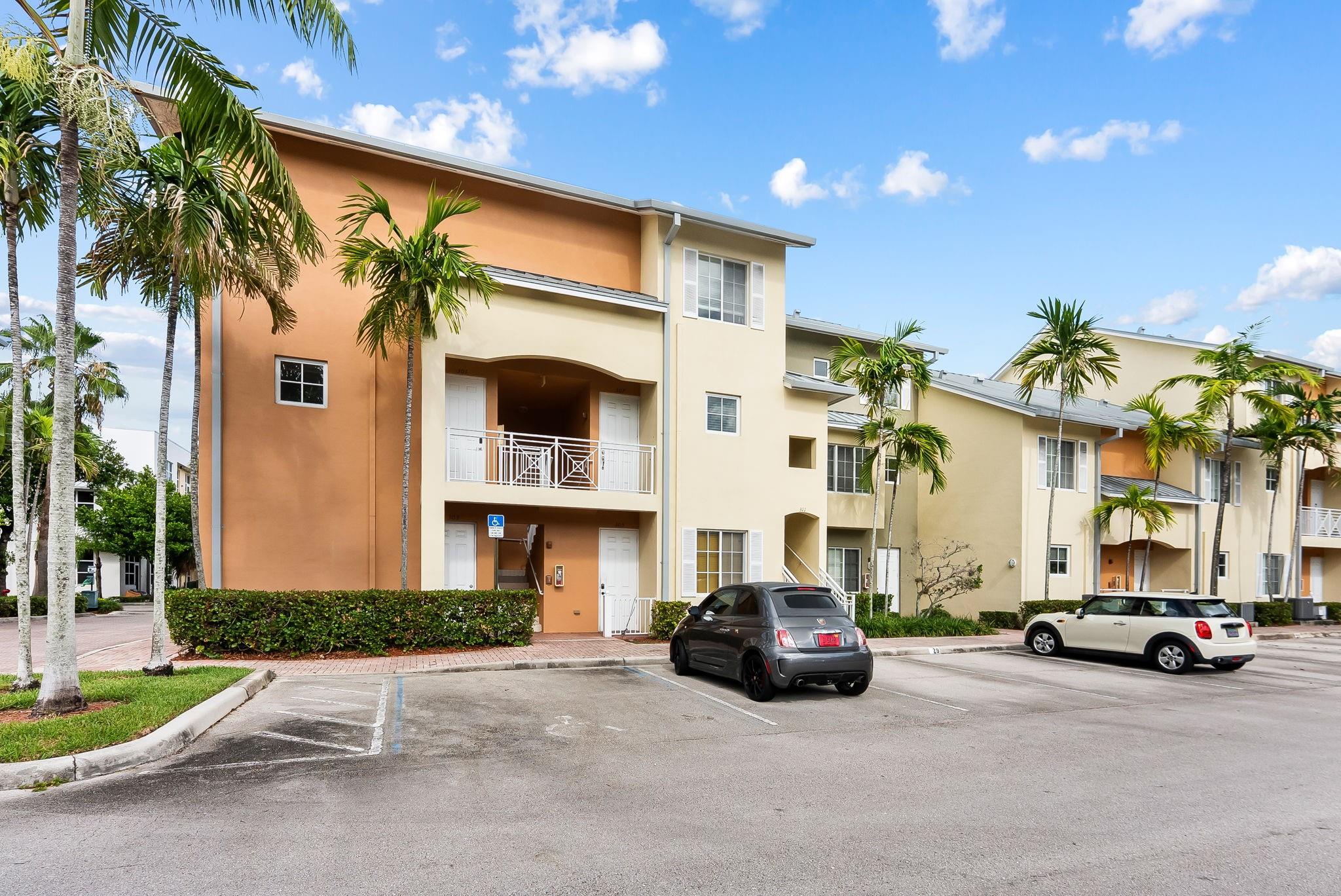 307 SW 13th Ter 307