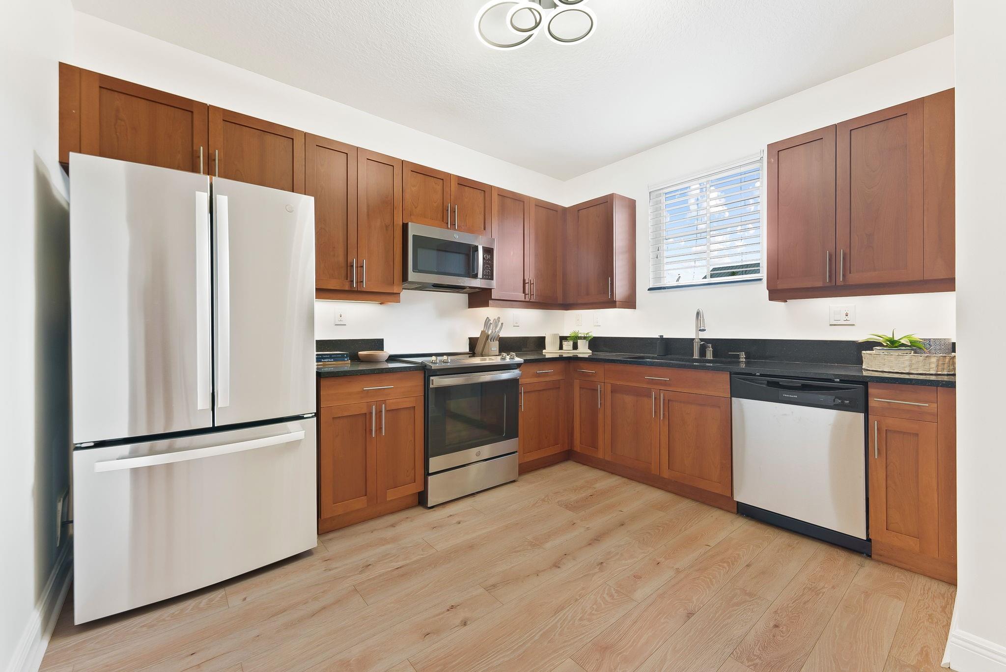 307 SW 13th Ter 307