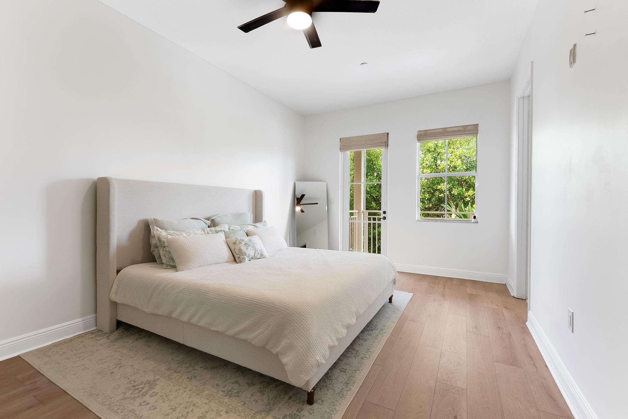 307 SW 13th Ter 307