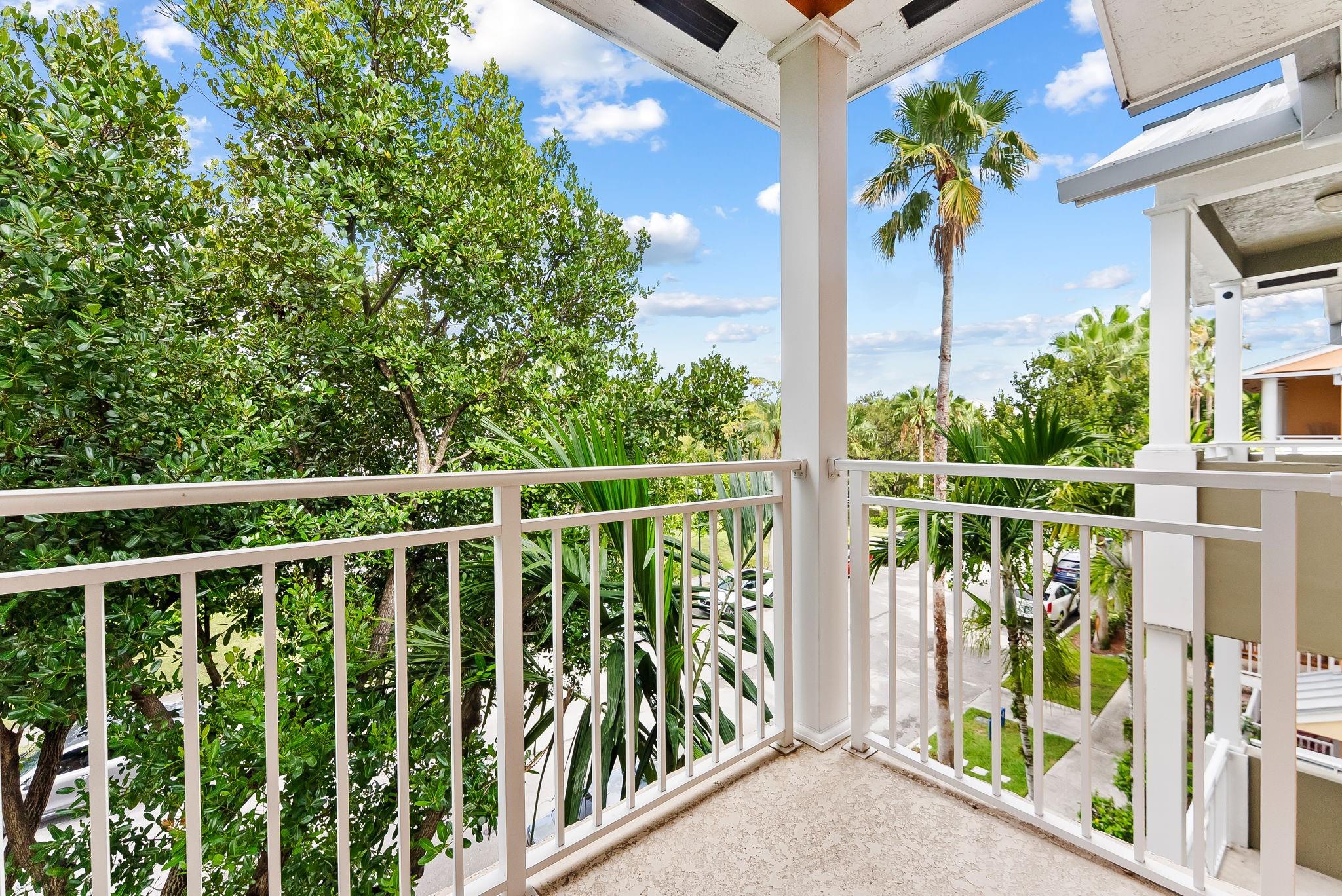 307 SW 13th Ter 307
