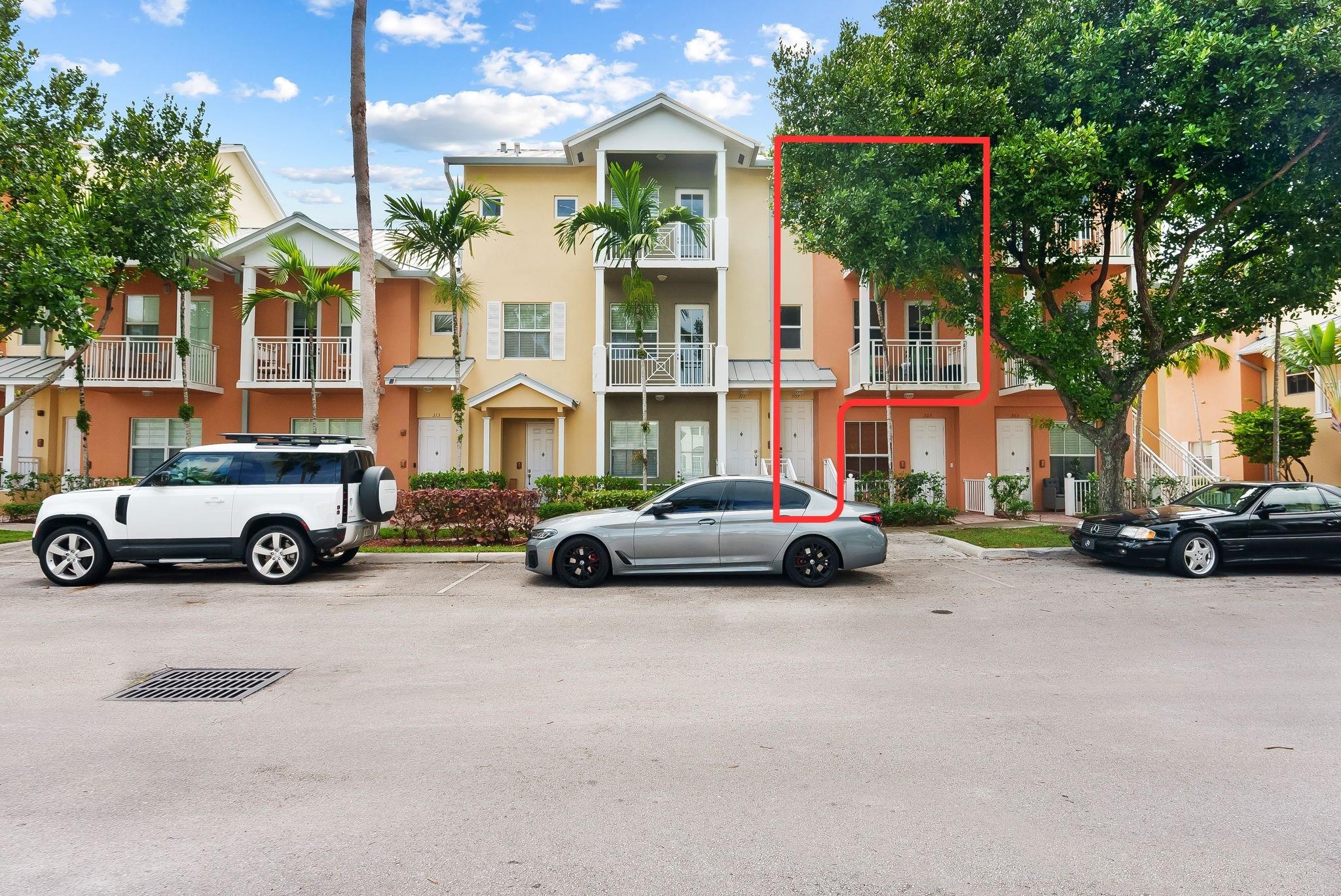 307 SW 13th Ter 307