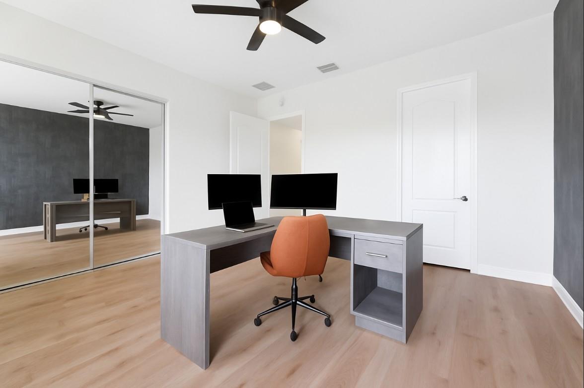 307 SW 13th Ter 307