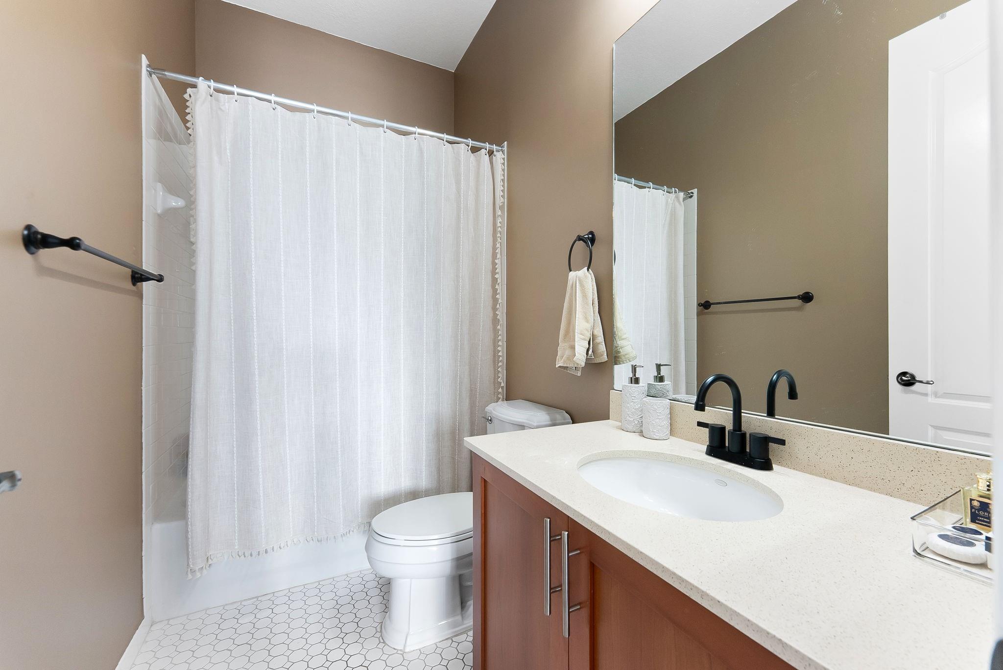 307 SW 13th Ter 307
