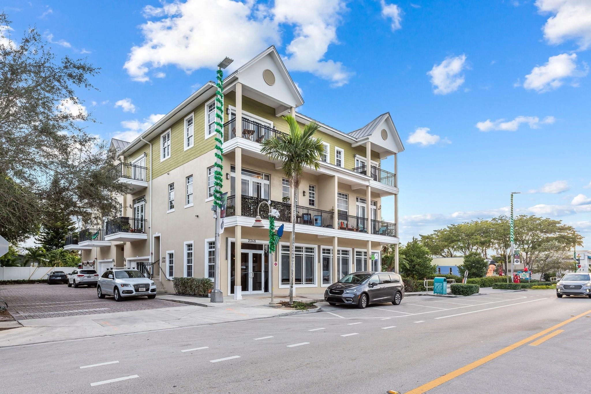 2350 Wilton Dr 2350
