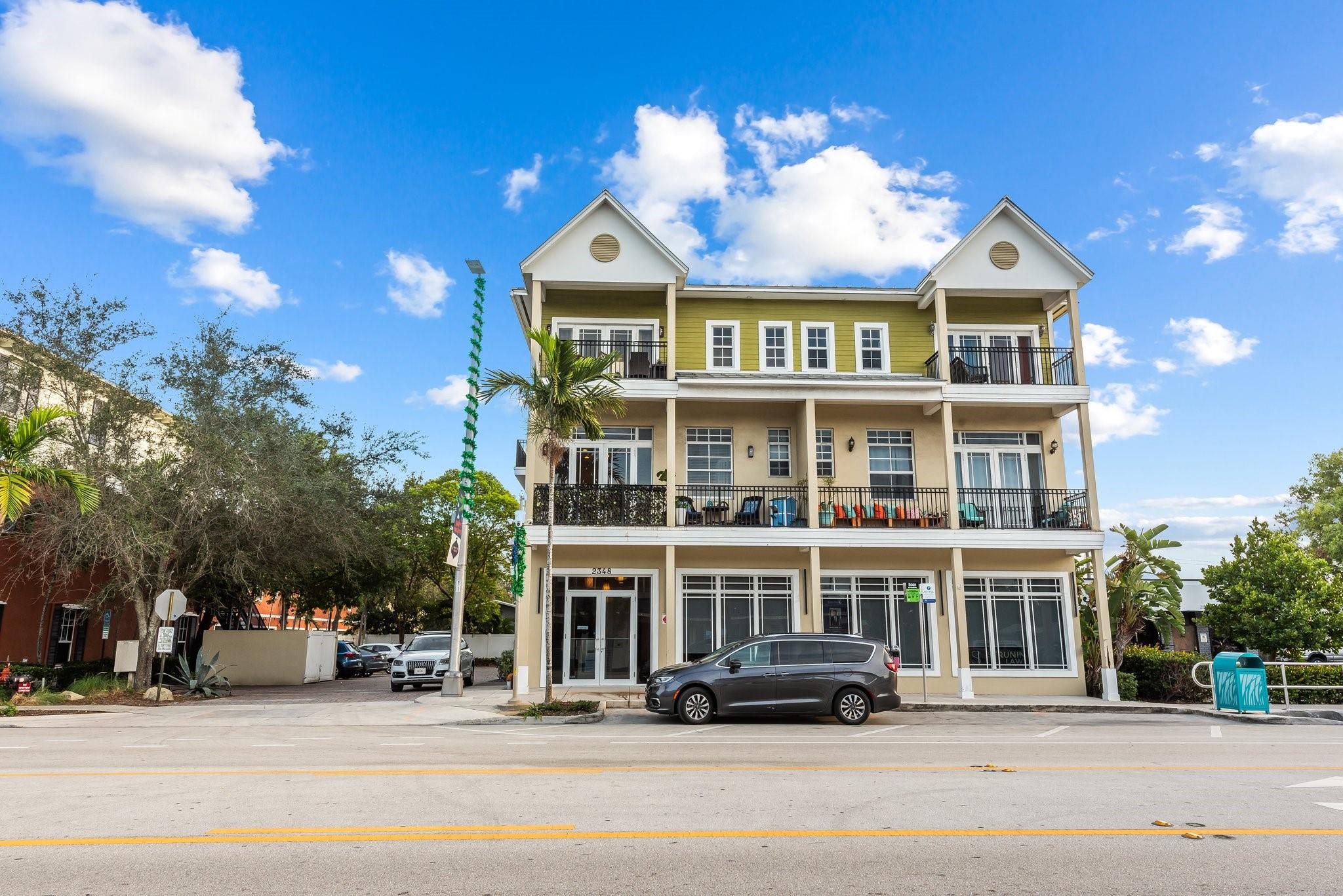 2350 Wilton Dr 2350