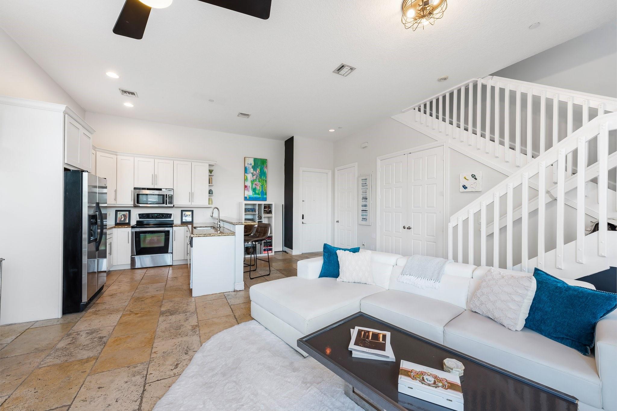 2350 Wilton Dr 2350