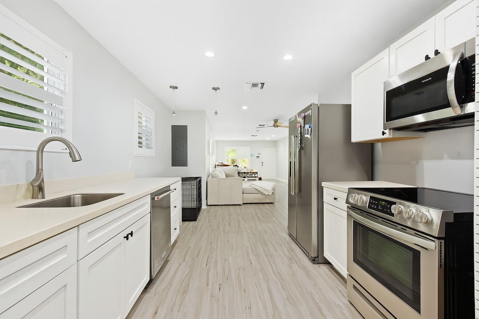 230 Seminole Ave