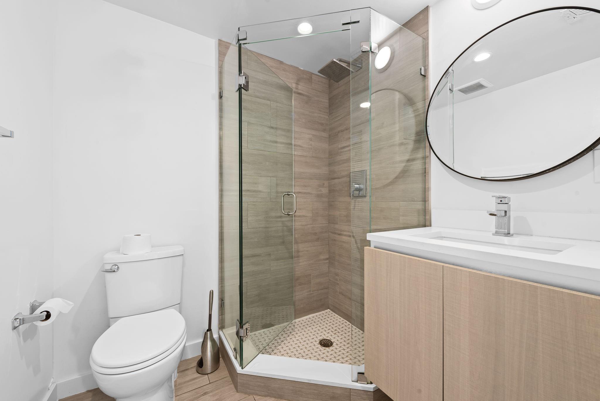 722 NE 15th Ave 2