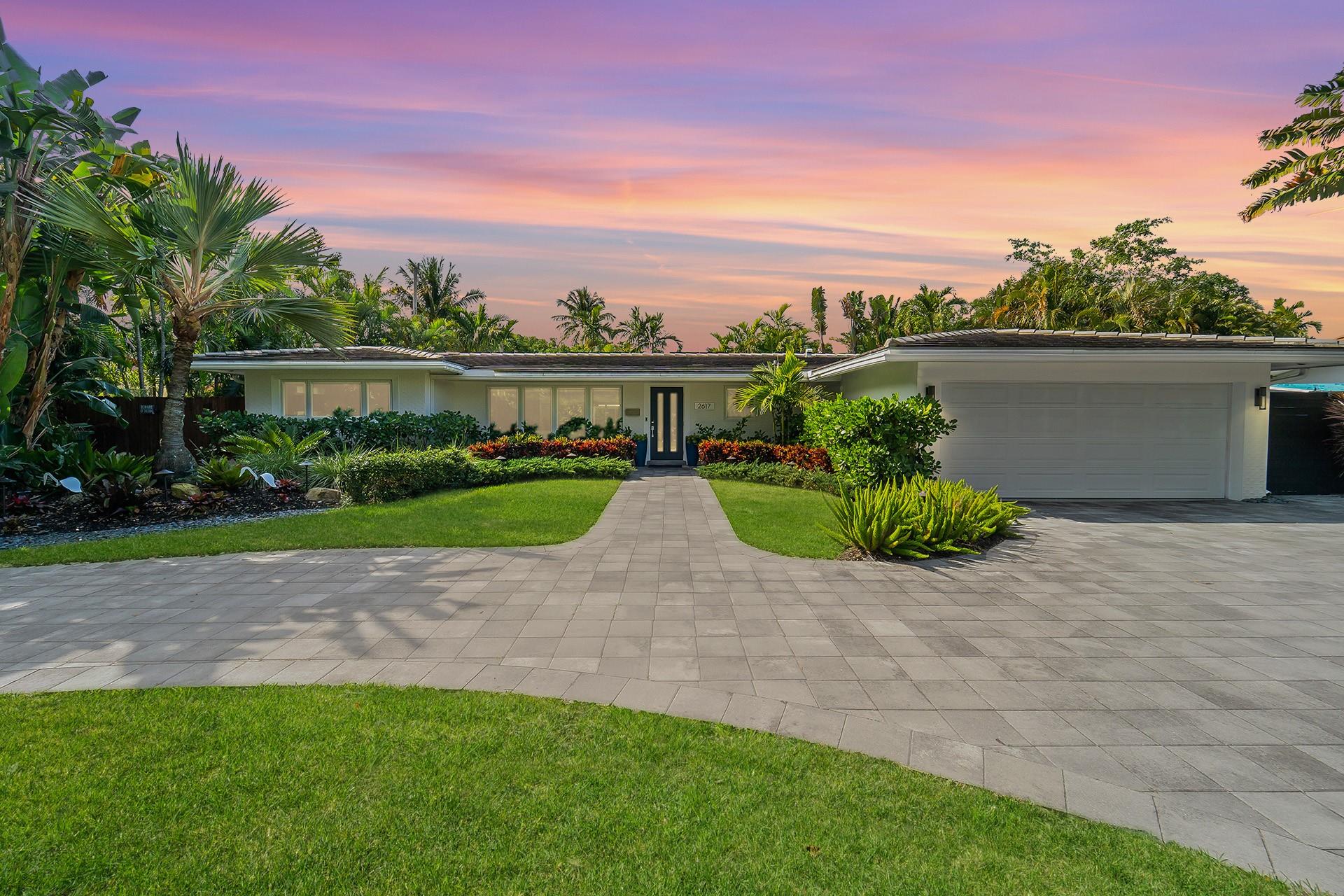 2617 Bayview Dr
