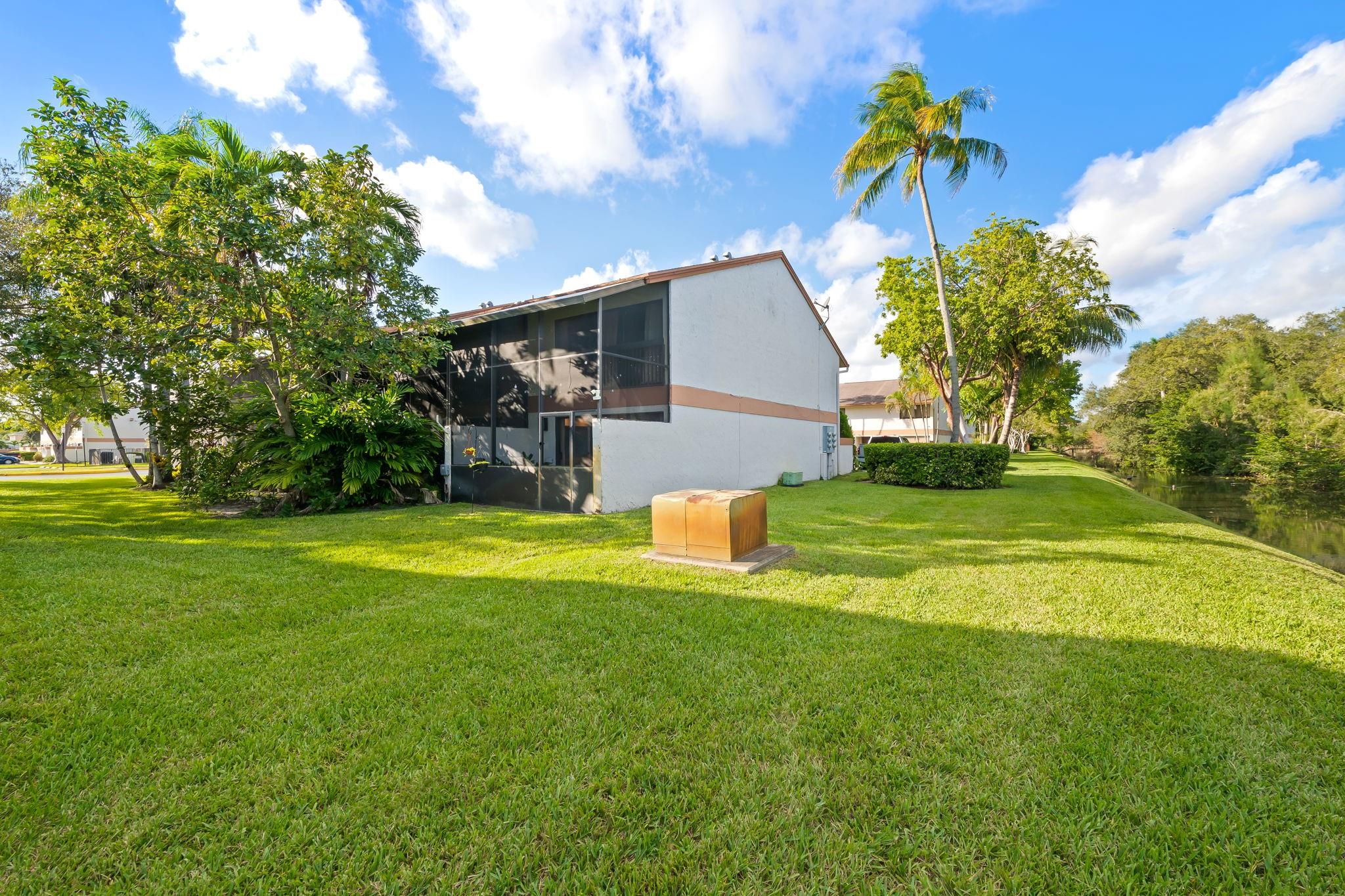 4260 SW 70th Ter 4260