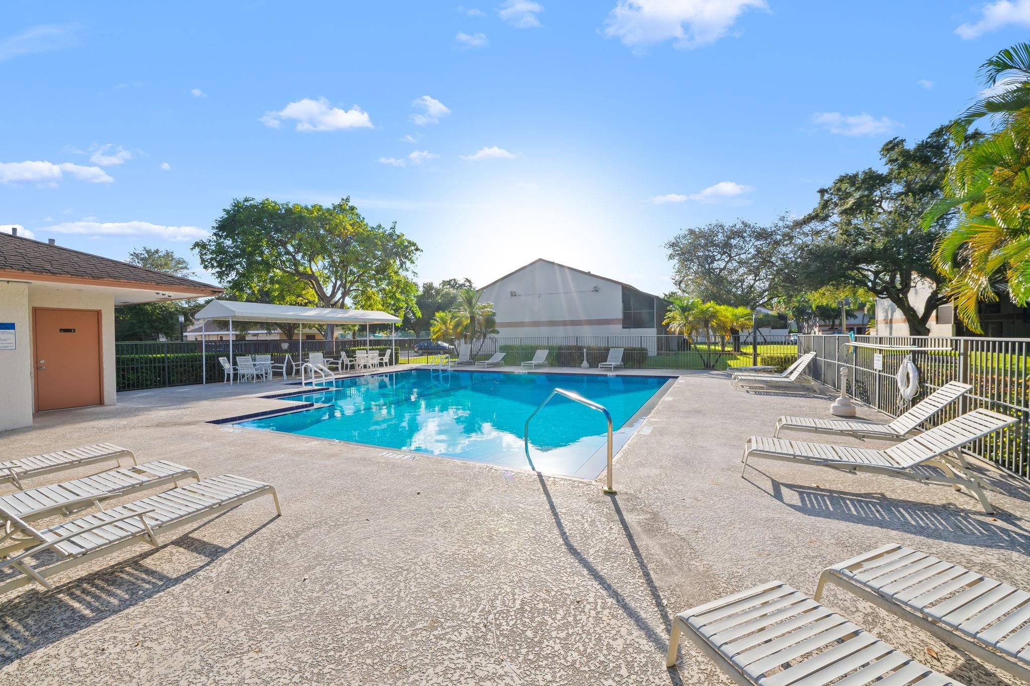 4260 SW 70th Ter 4260