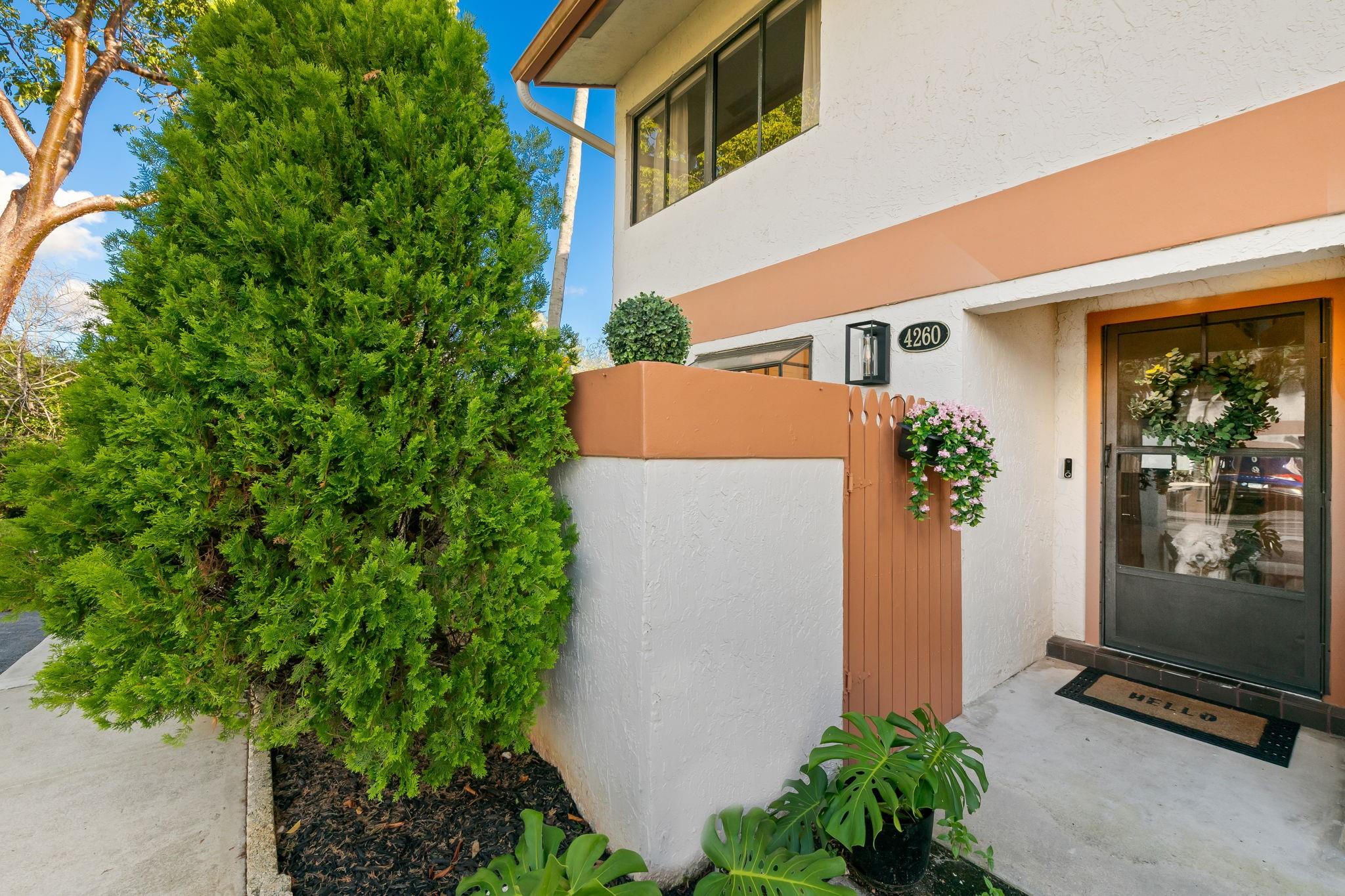 4260 SW 70th Ter 4260