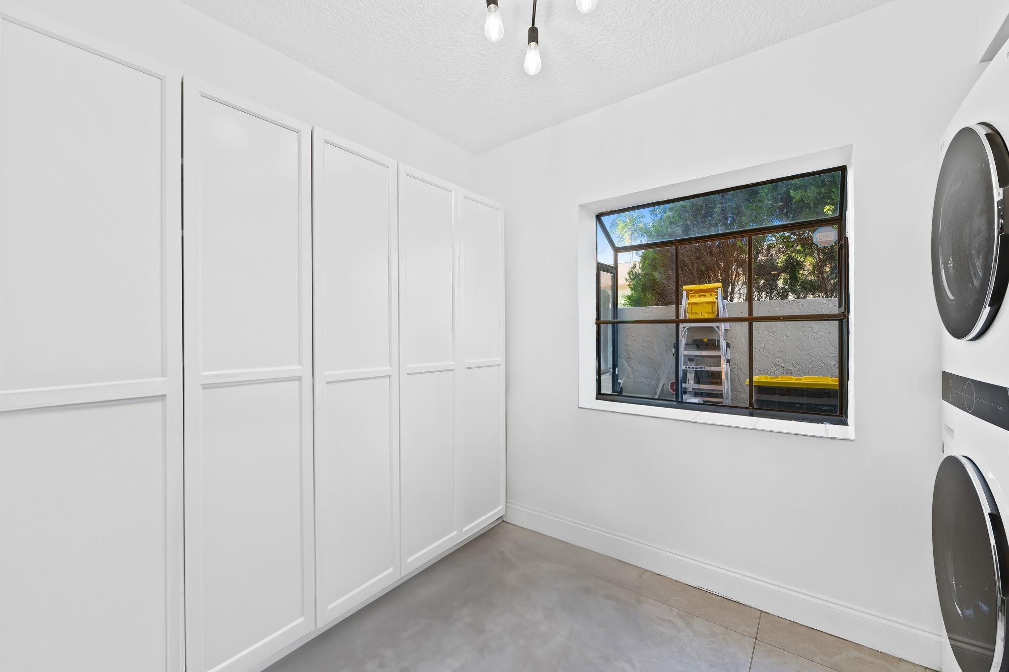 4260 SW 70th Ter 4260