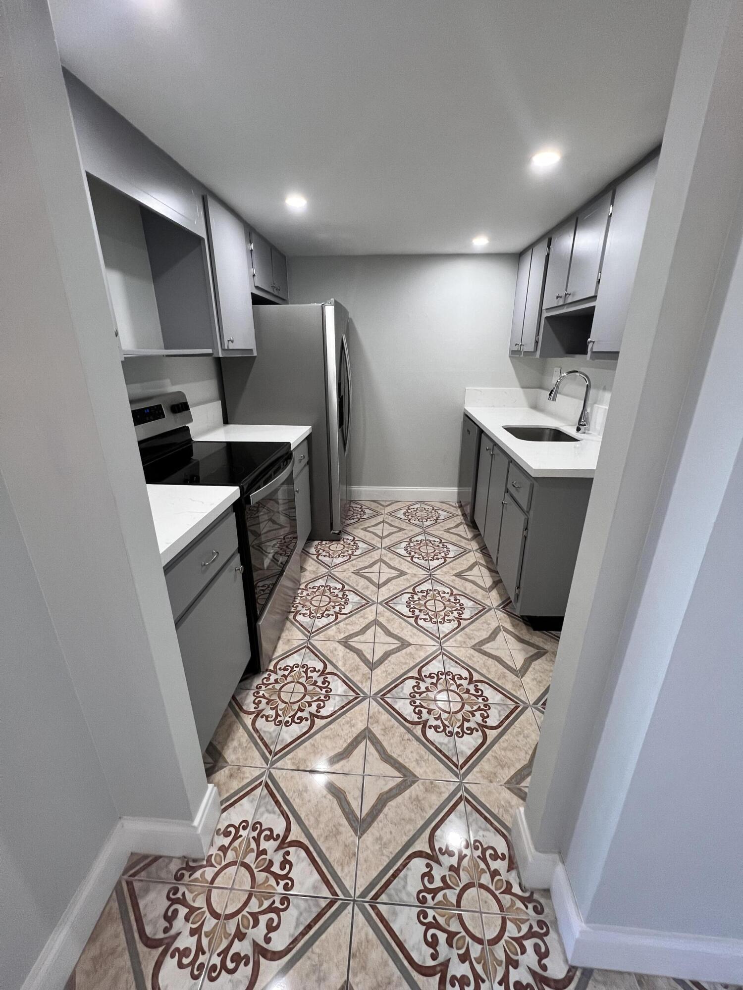 2881 NE 33rd Court 7b