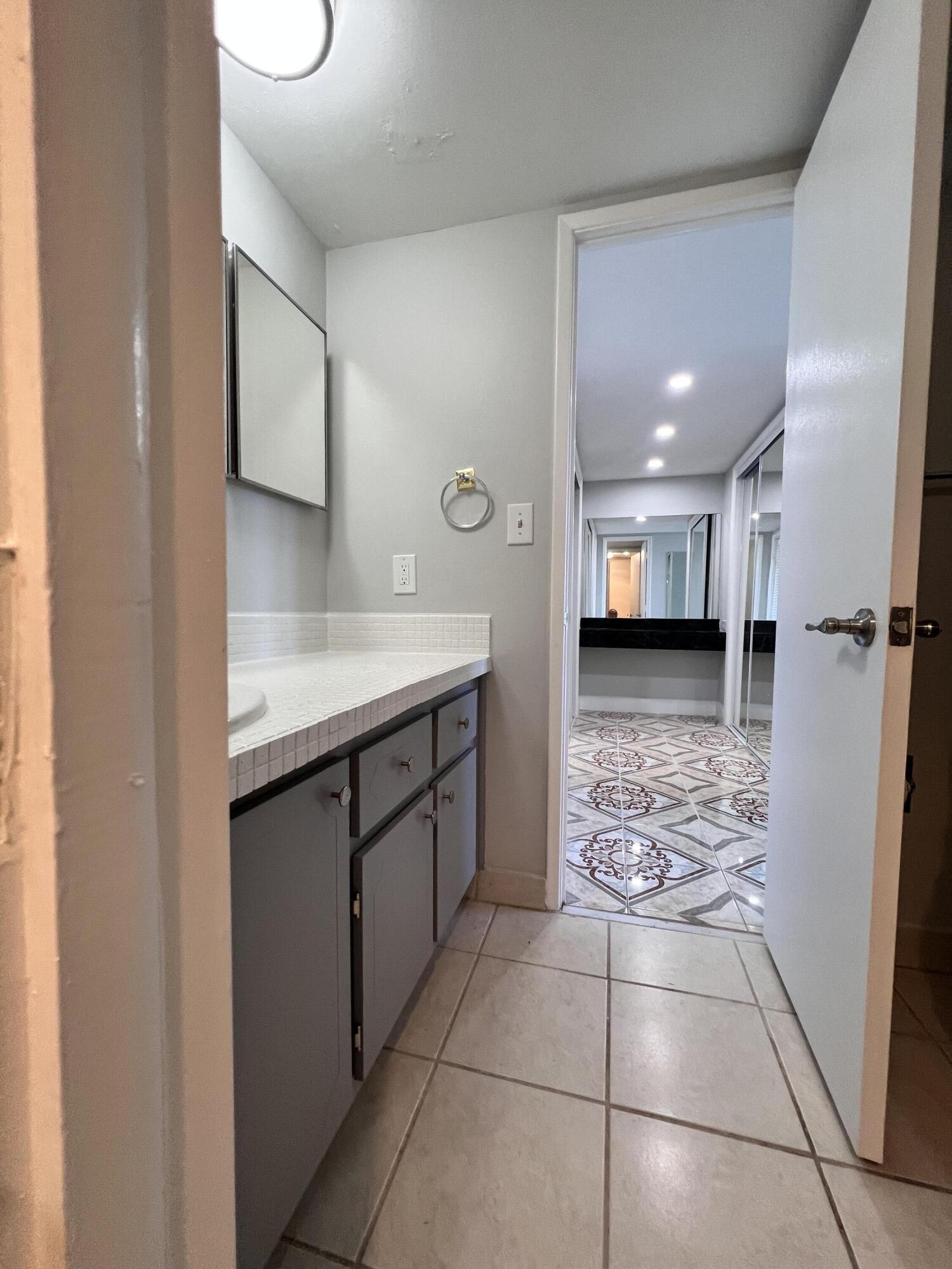 2881 NE 33rd Court 7b