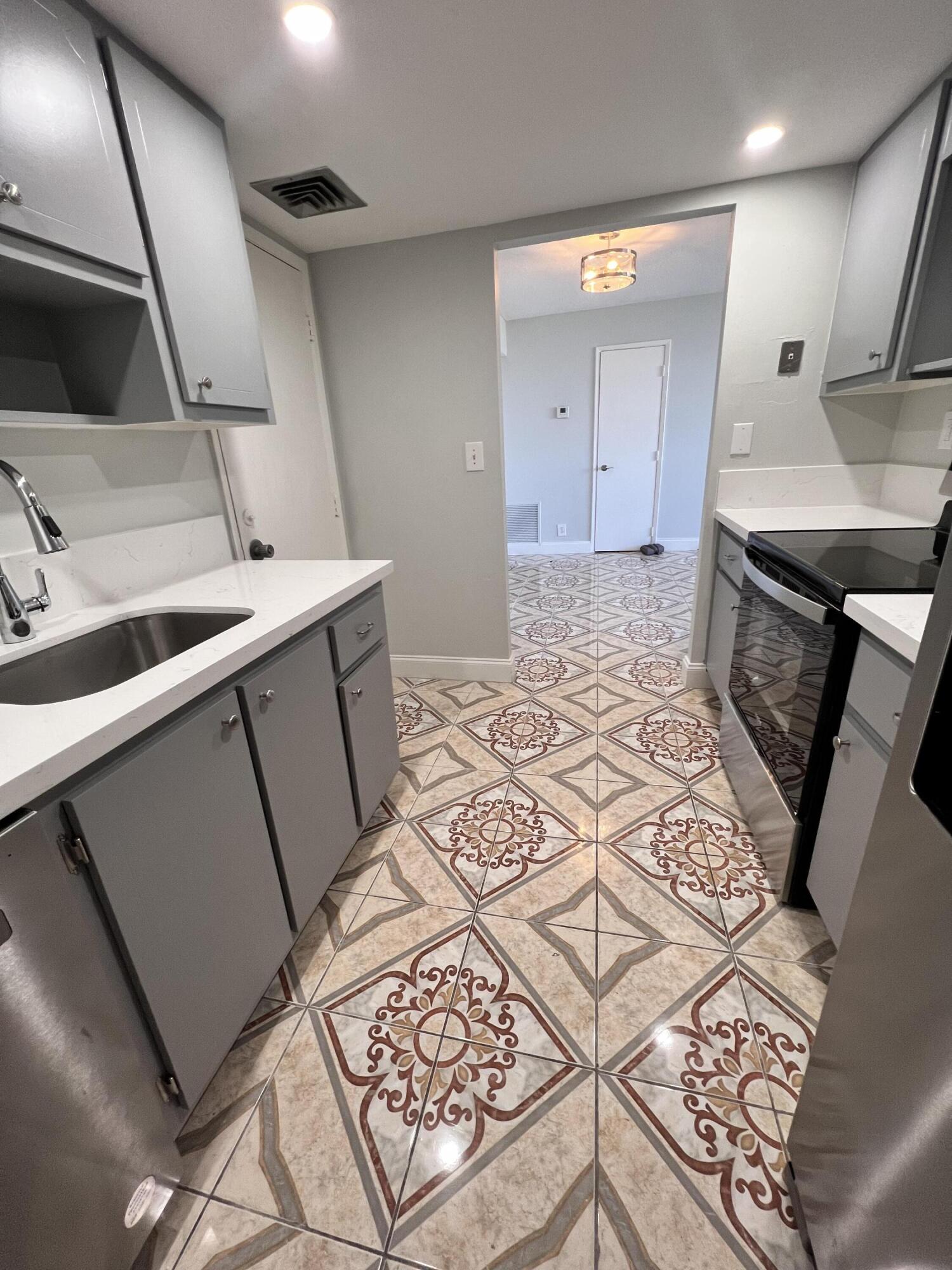 2881 NE 33rd Court 7b