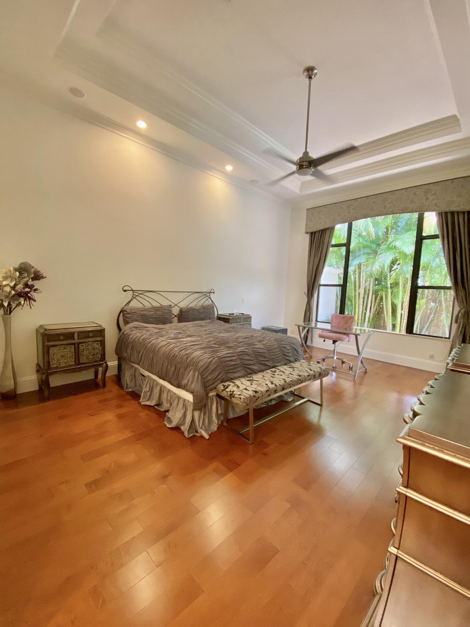 17754 Lake Azure Way