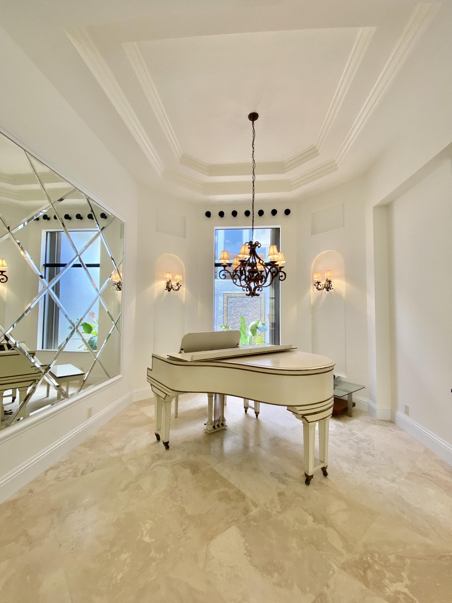 17754 Lake Azure Way