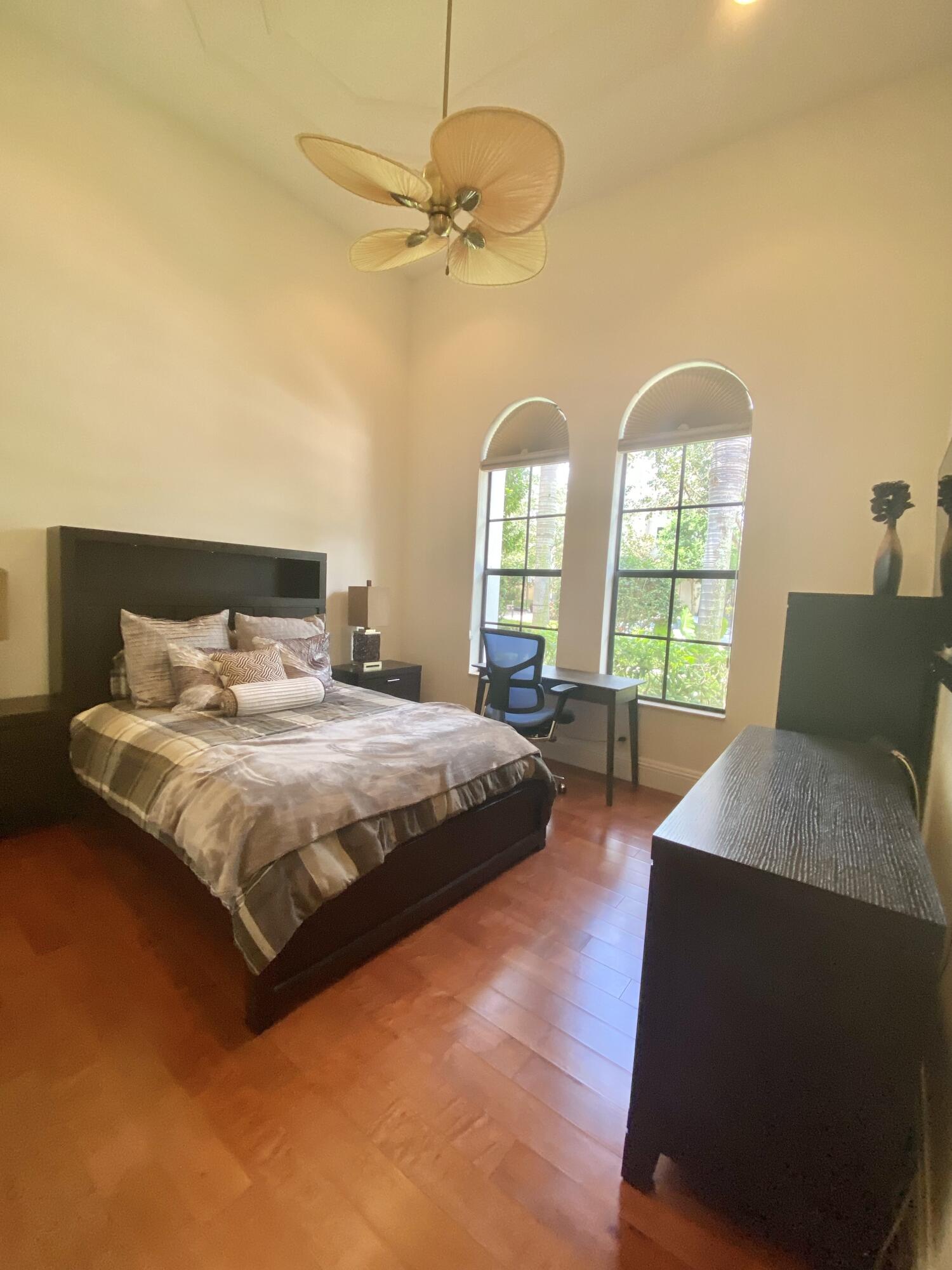 17754 Lake Azure Way