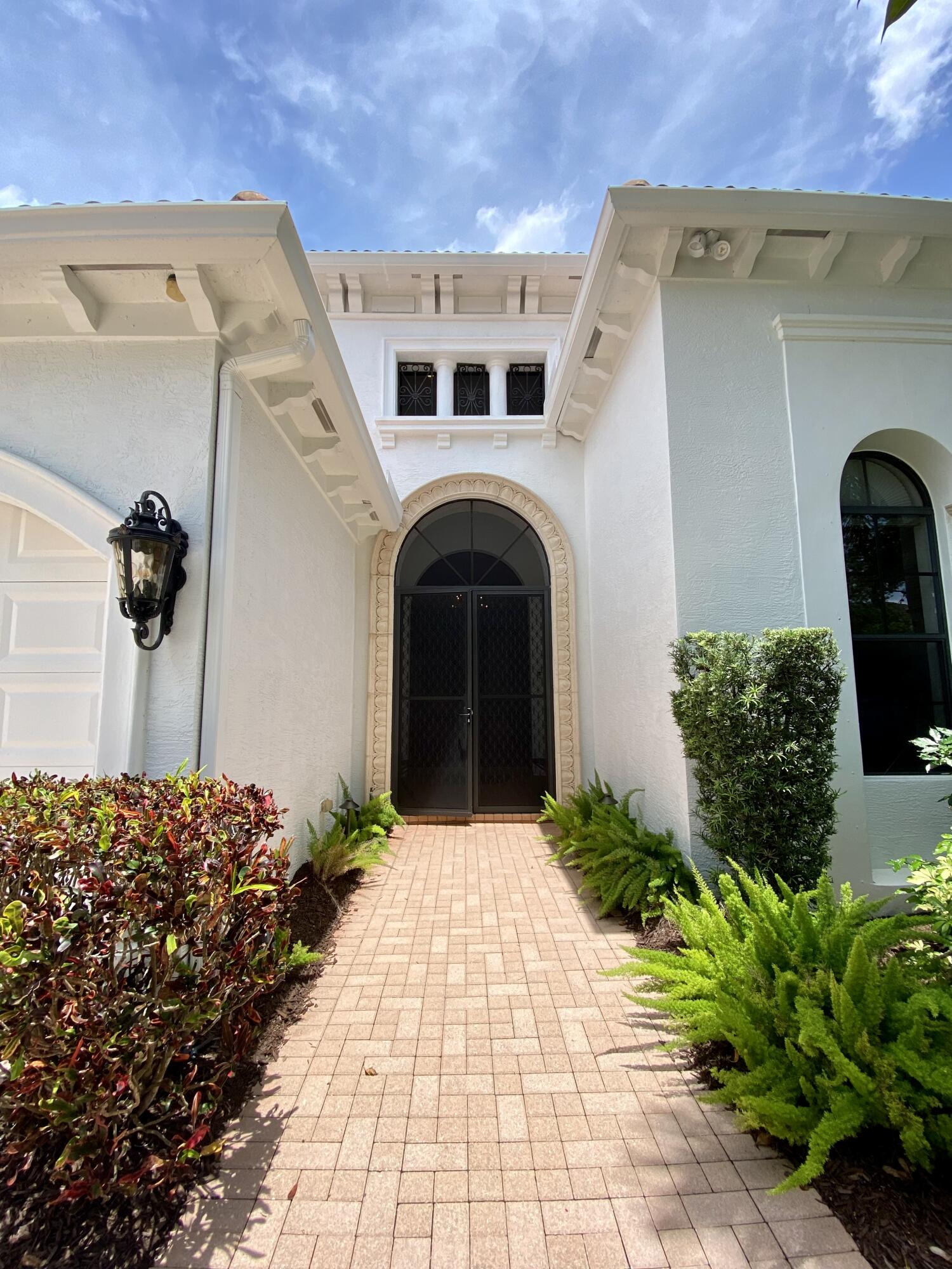 17754 Lake Azure Way