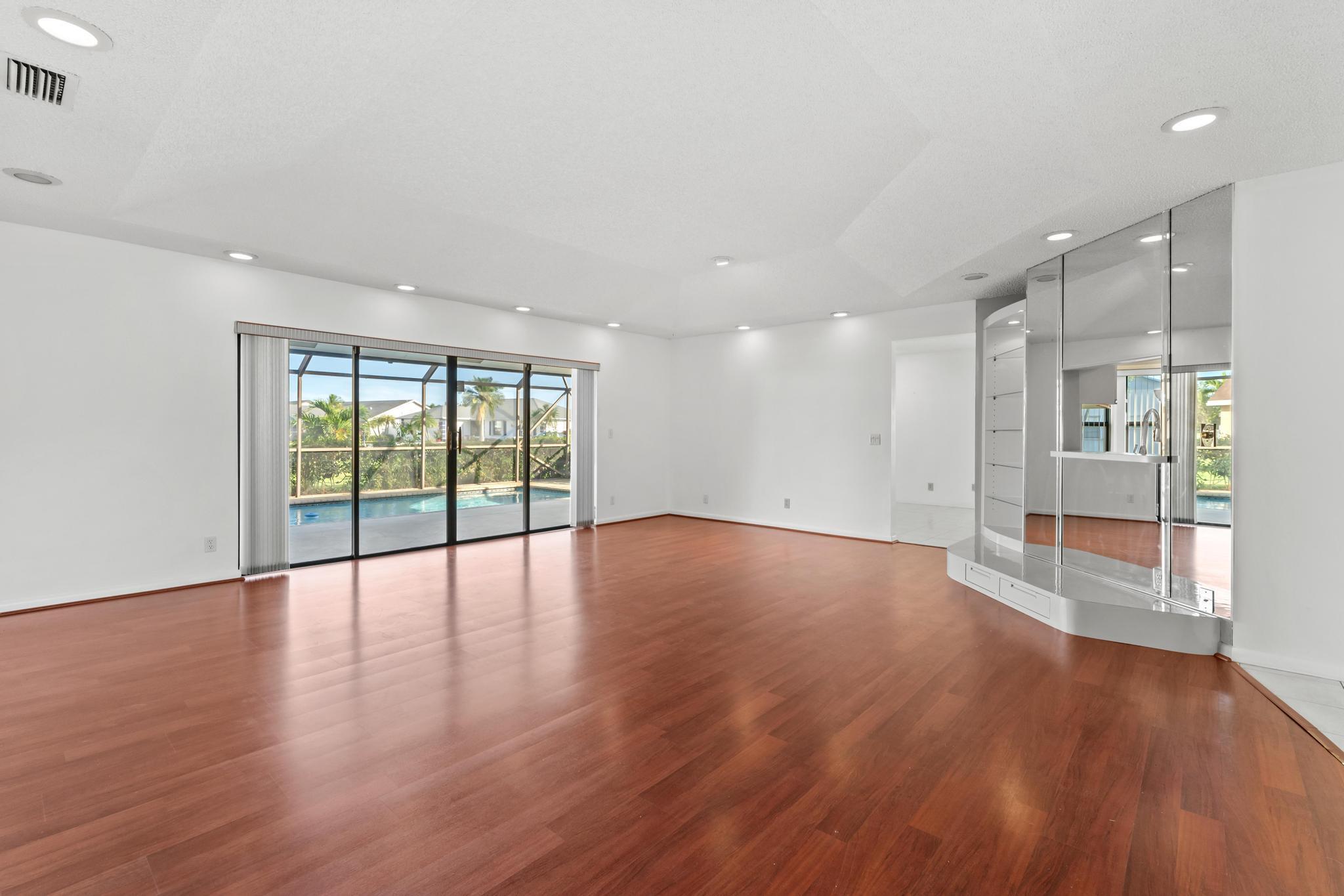 8674 White Egret Way