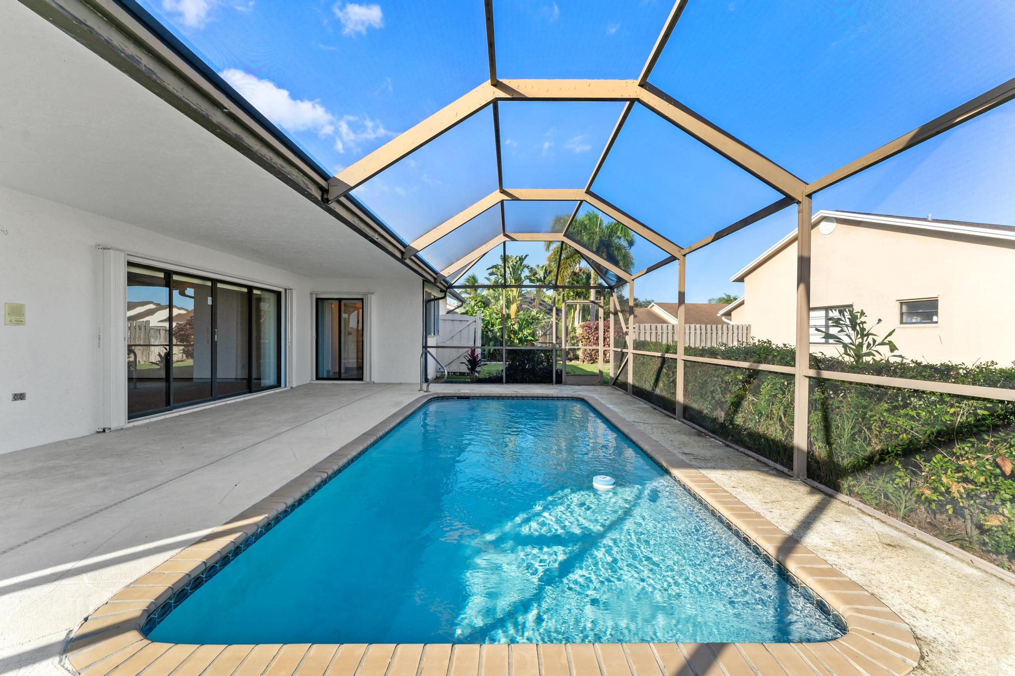 8674 White Egret Way