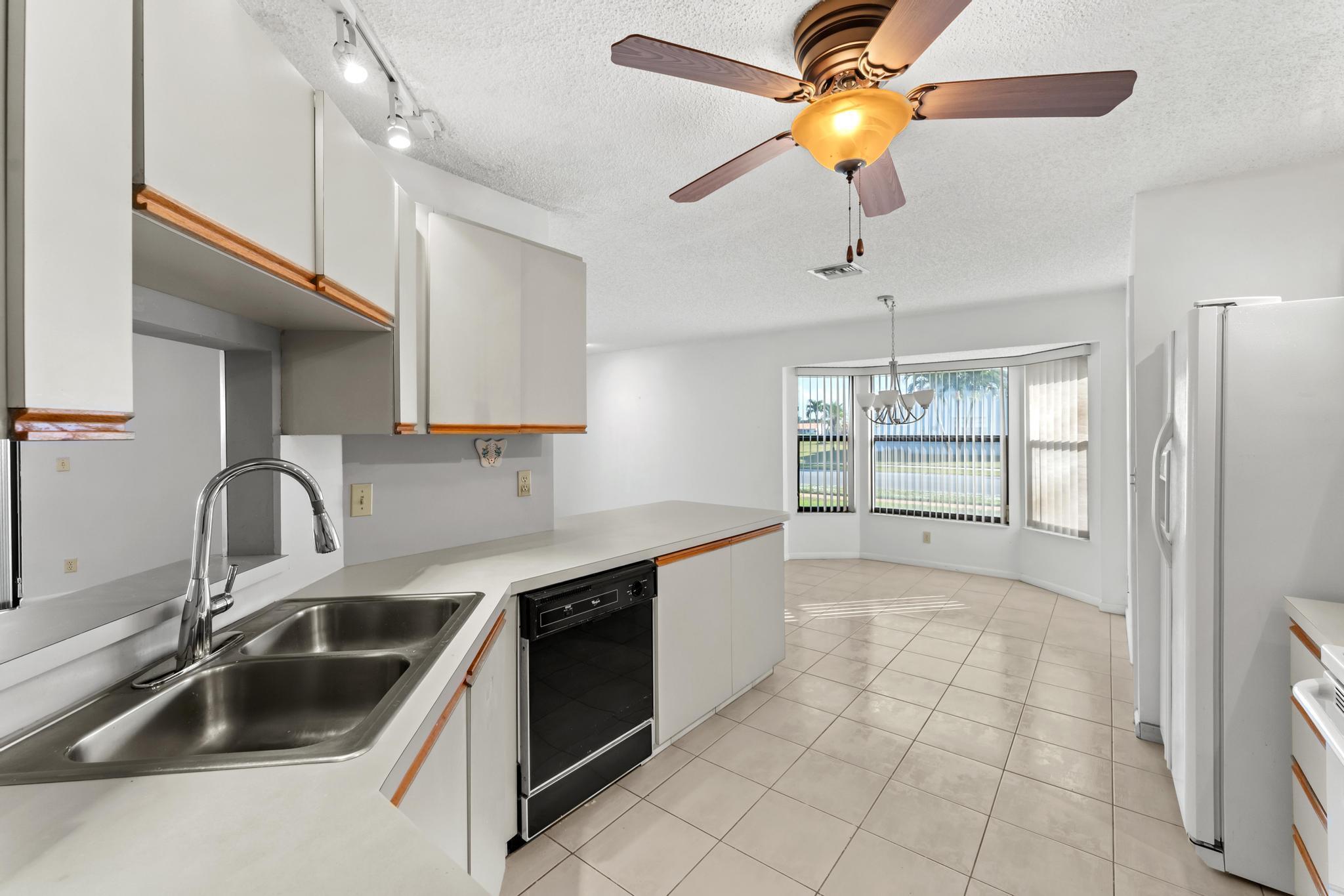 8674 White Egret Way