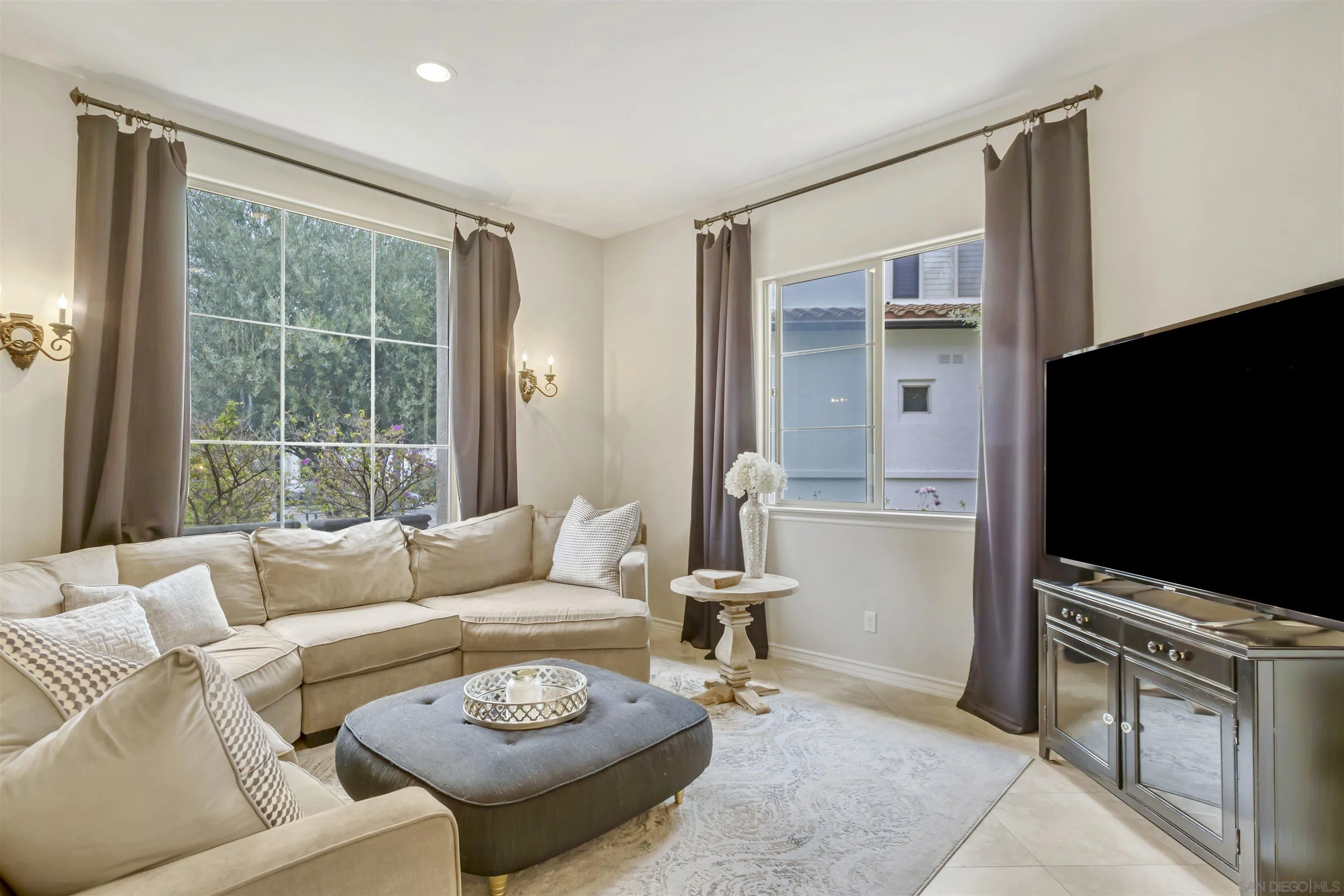 4229 N Via Mira Monte