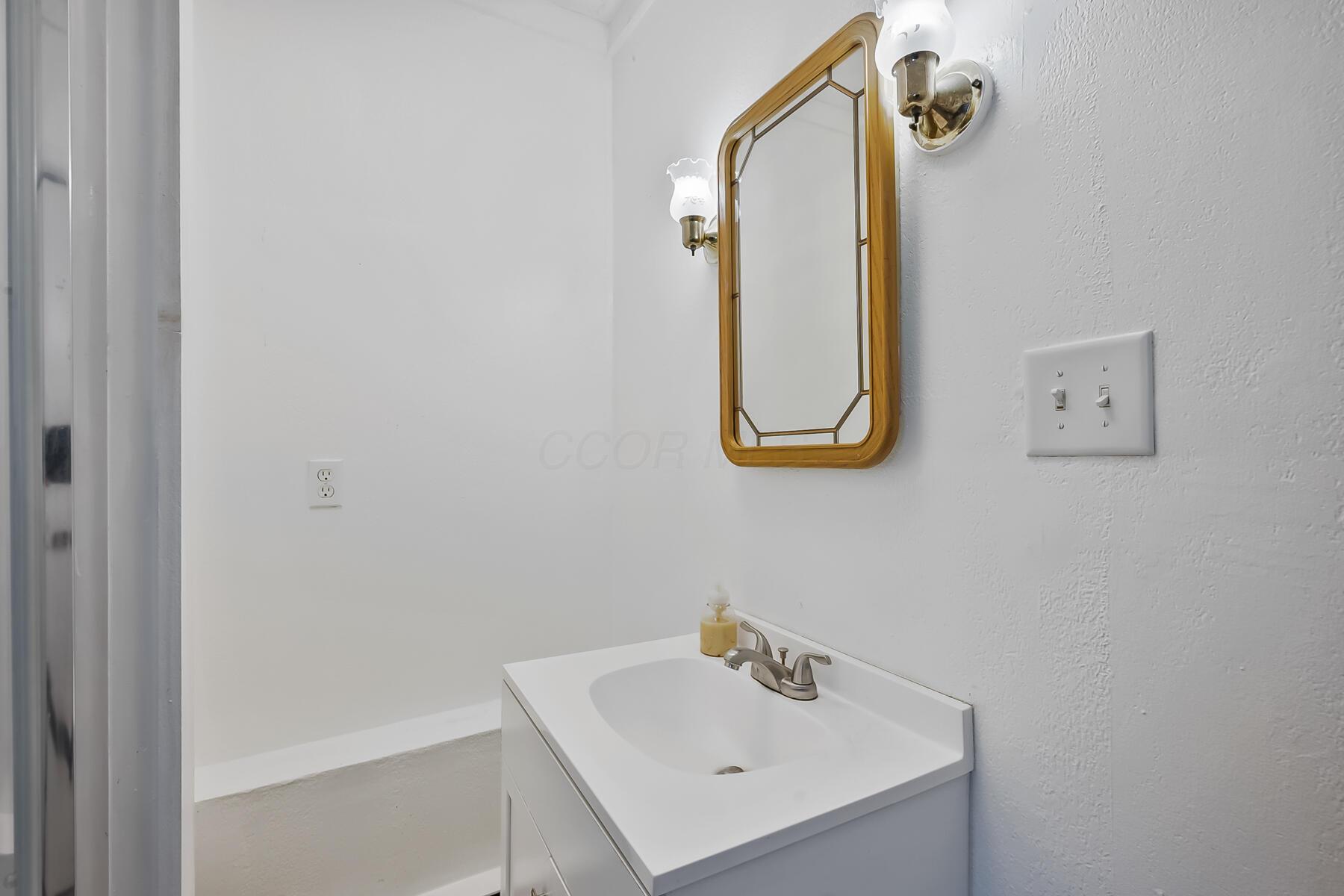 3998 Larue Prospect Road S