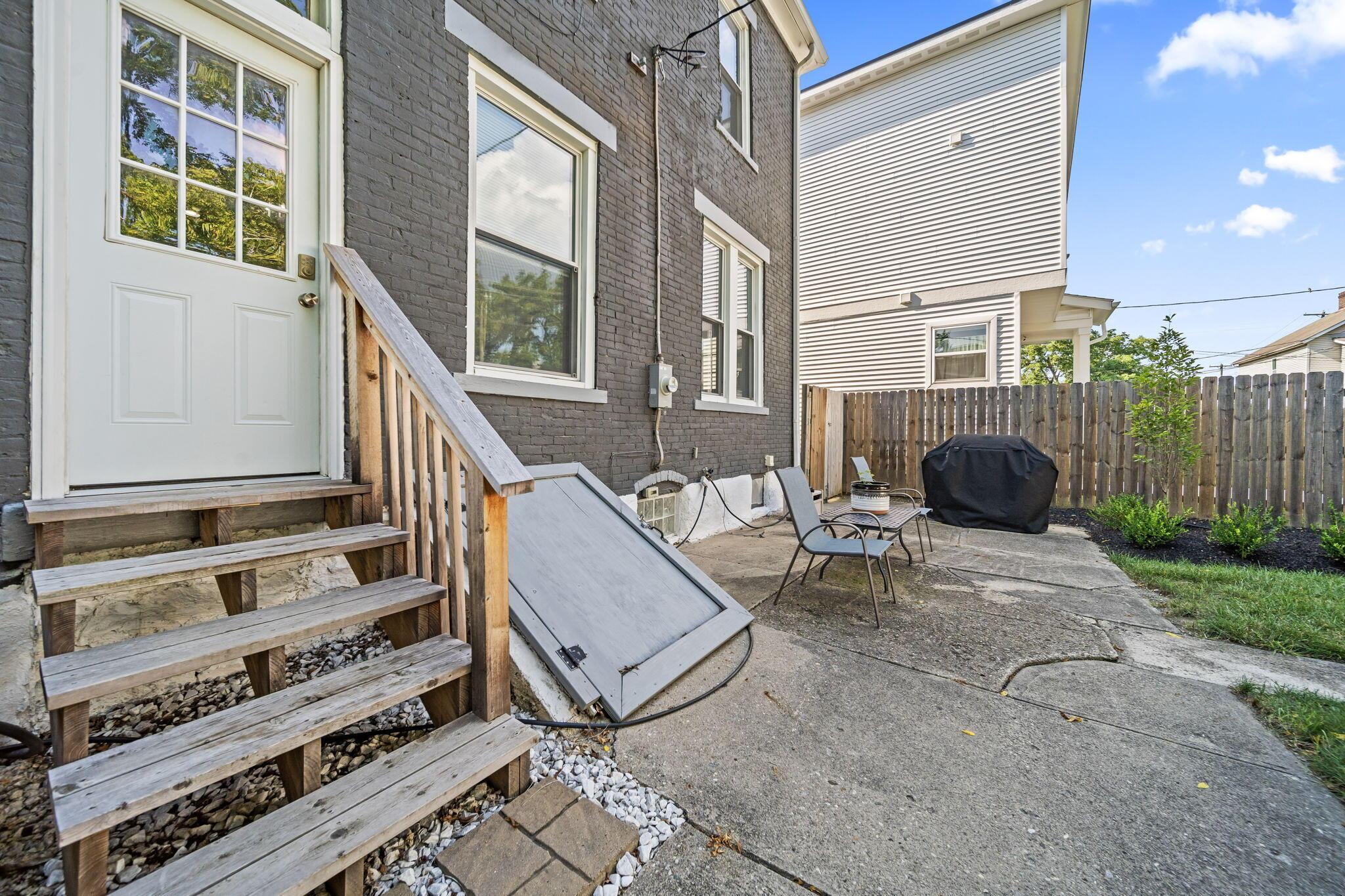 920 Oakwood Avenue
