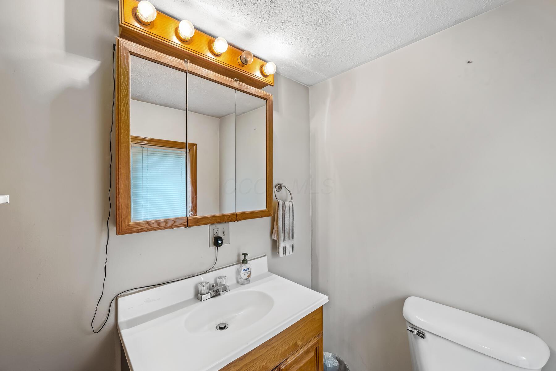 240 S Seffner Avenue