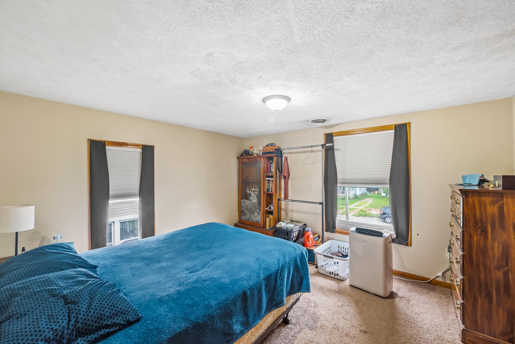 240 S Seffner Avenue