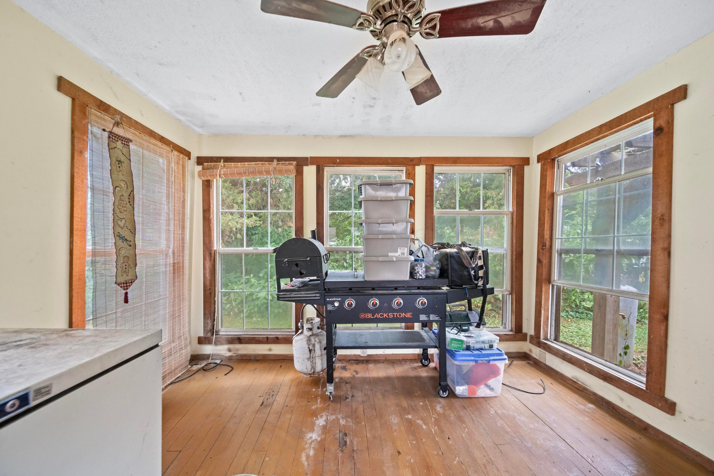 481 Flakes Frd Road SE