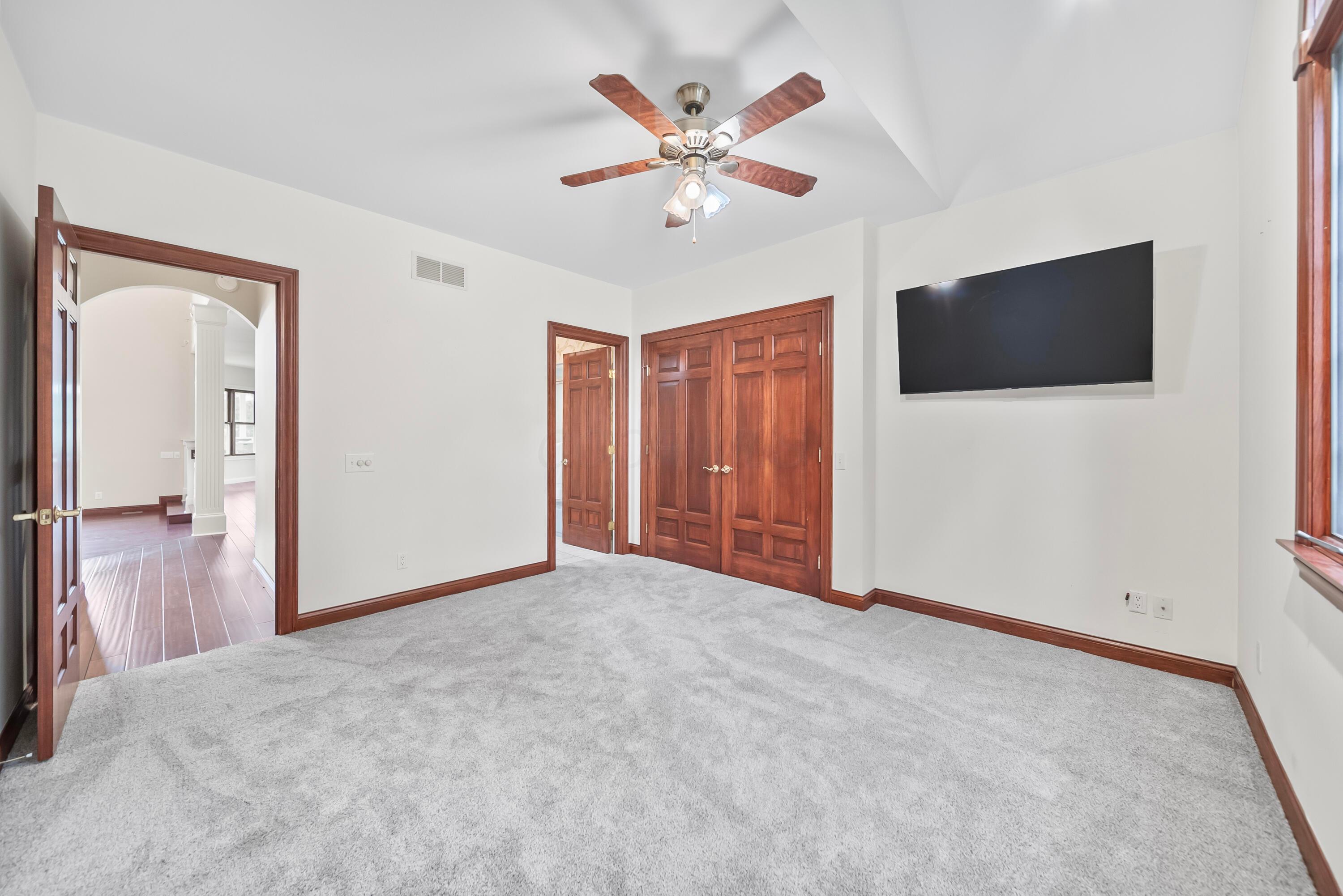 867 Edwards Glen
