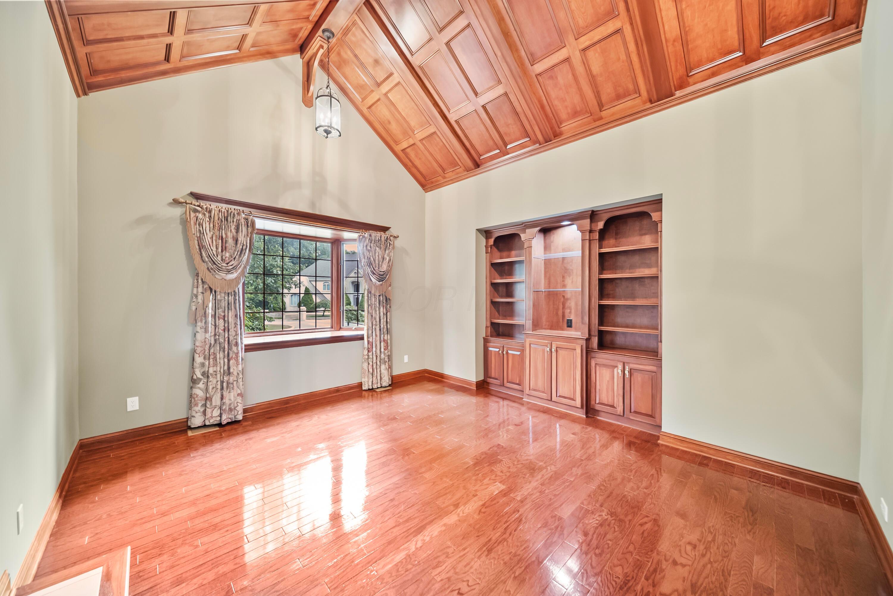 867 Edwards Glen