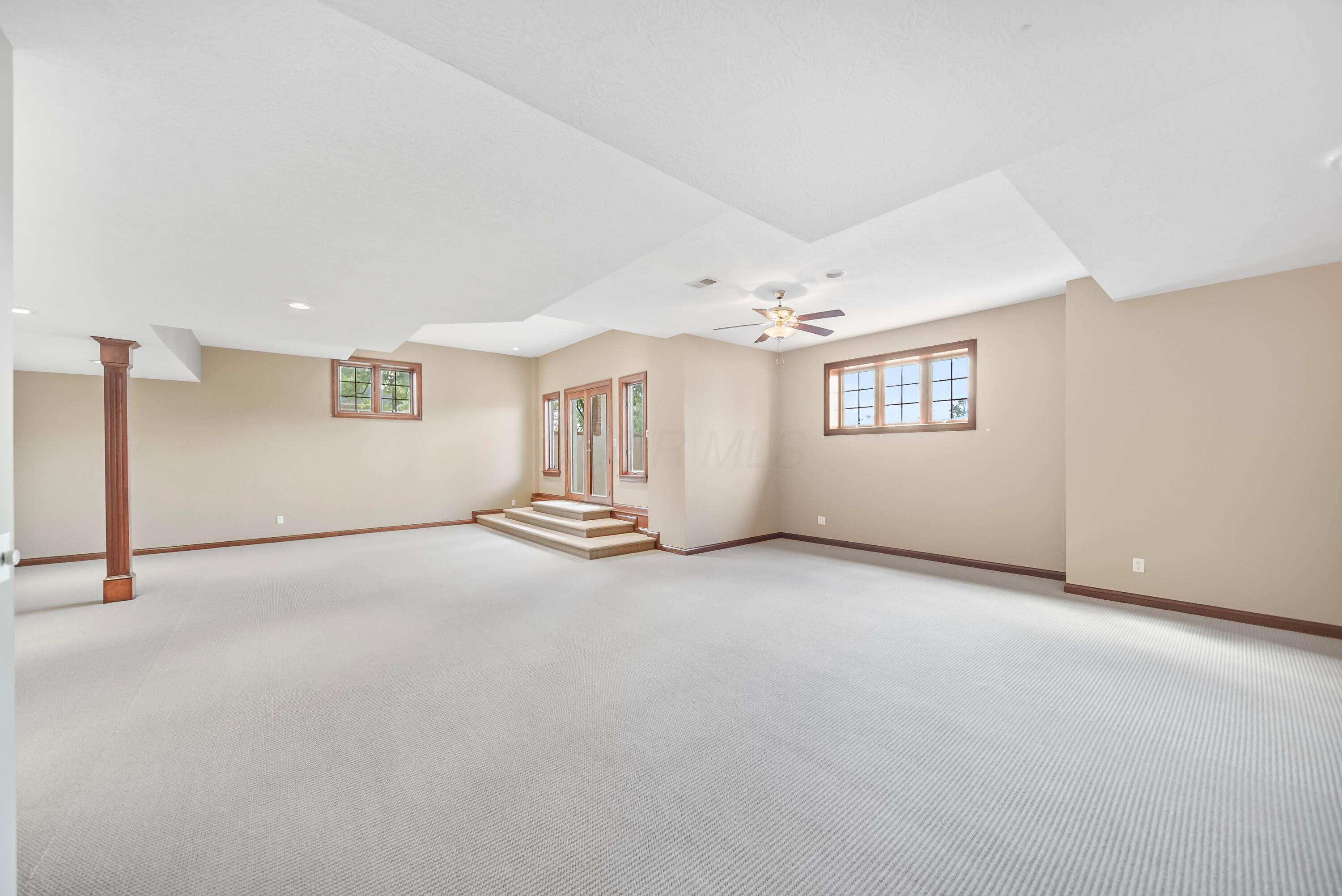 867 Edwards Glen