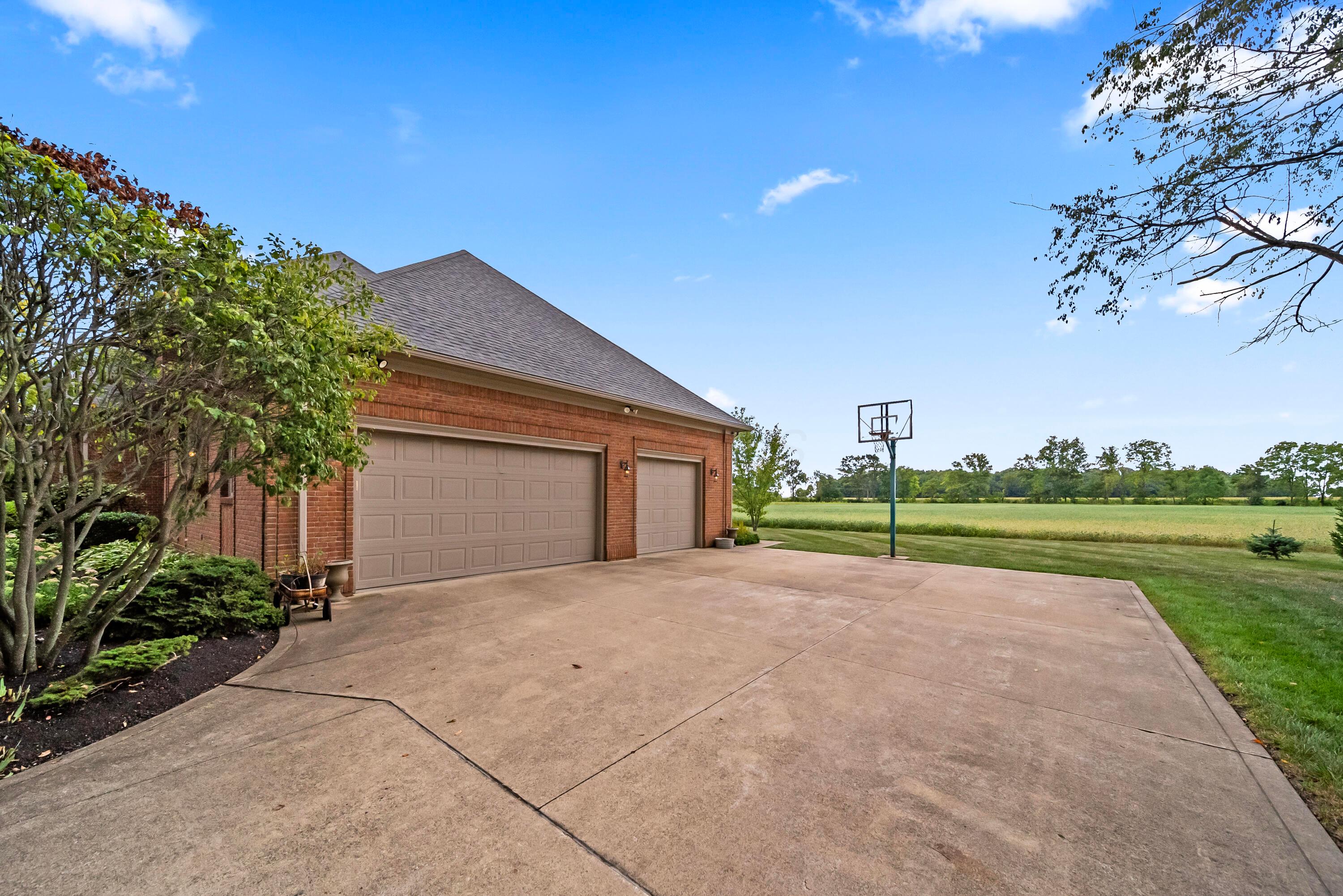 867 Edwards Glen