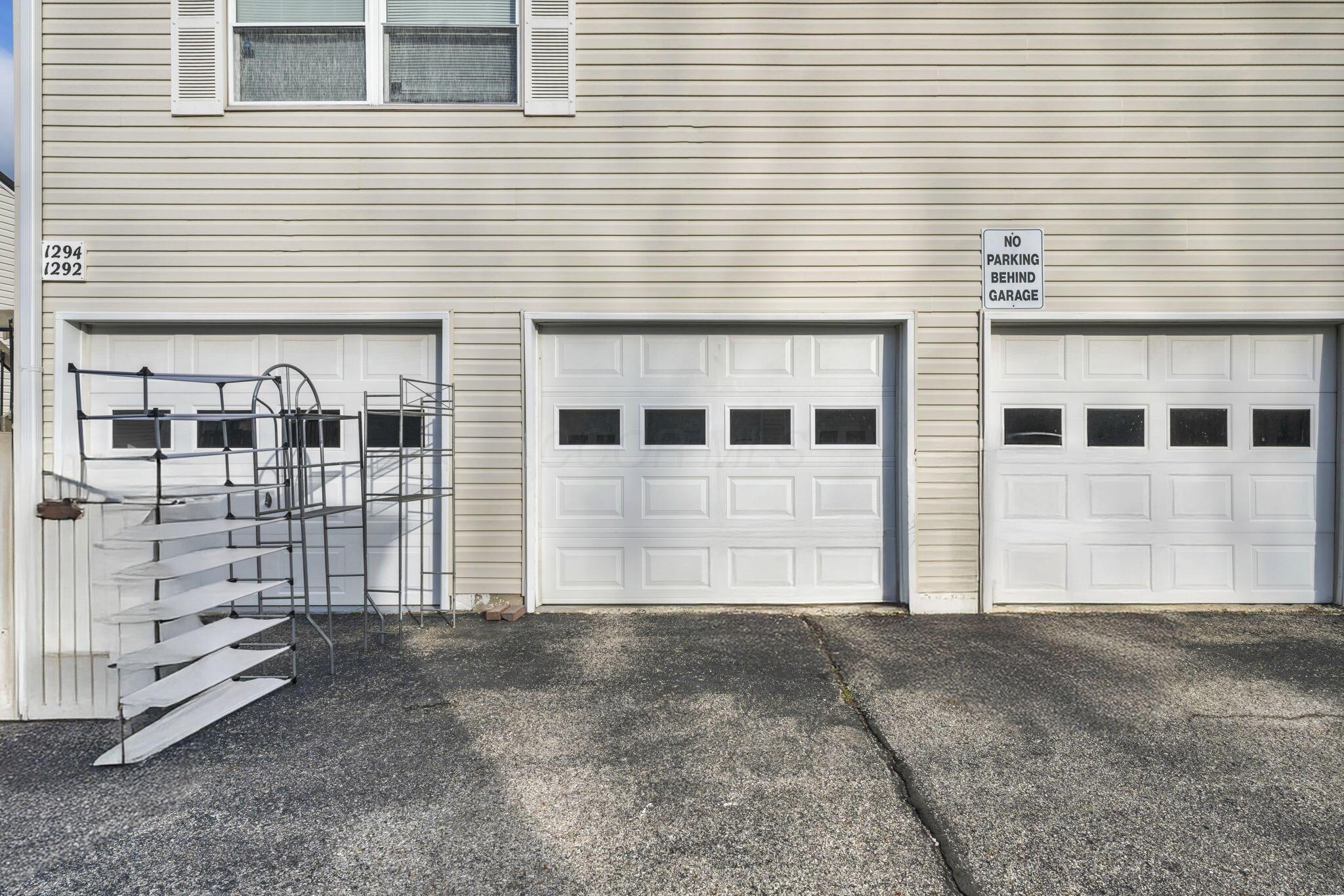 1292 Lowland Court, 98