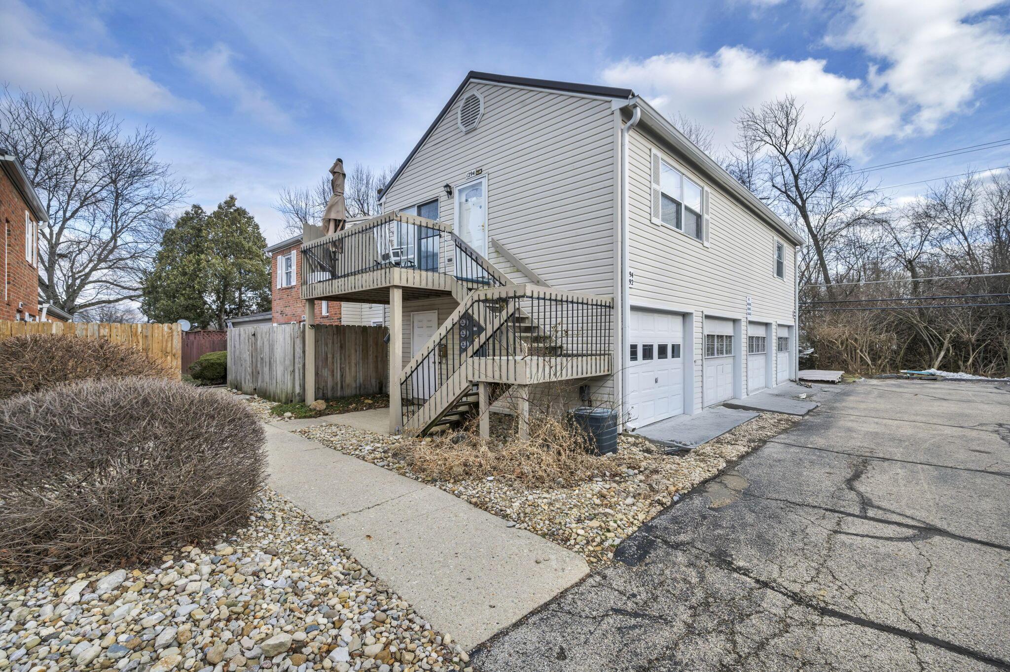 1292 Lowland Court, 98