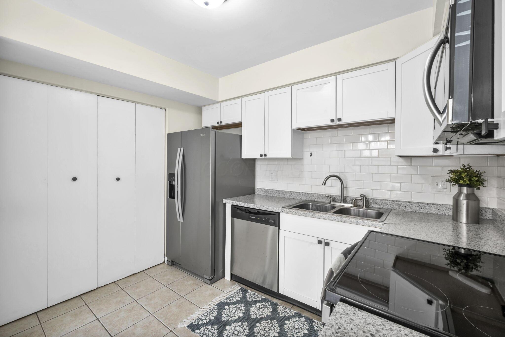 1292 Lowland Court, 98