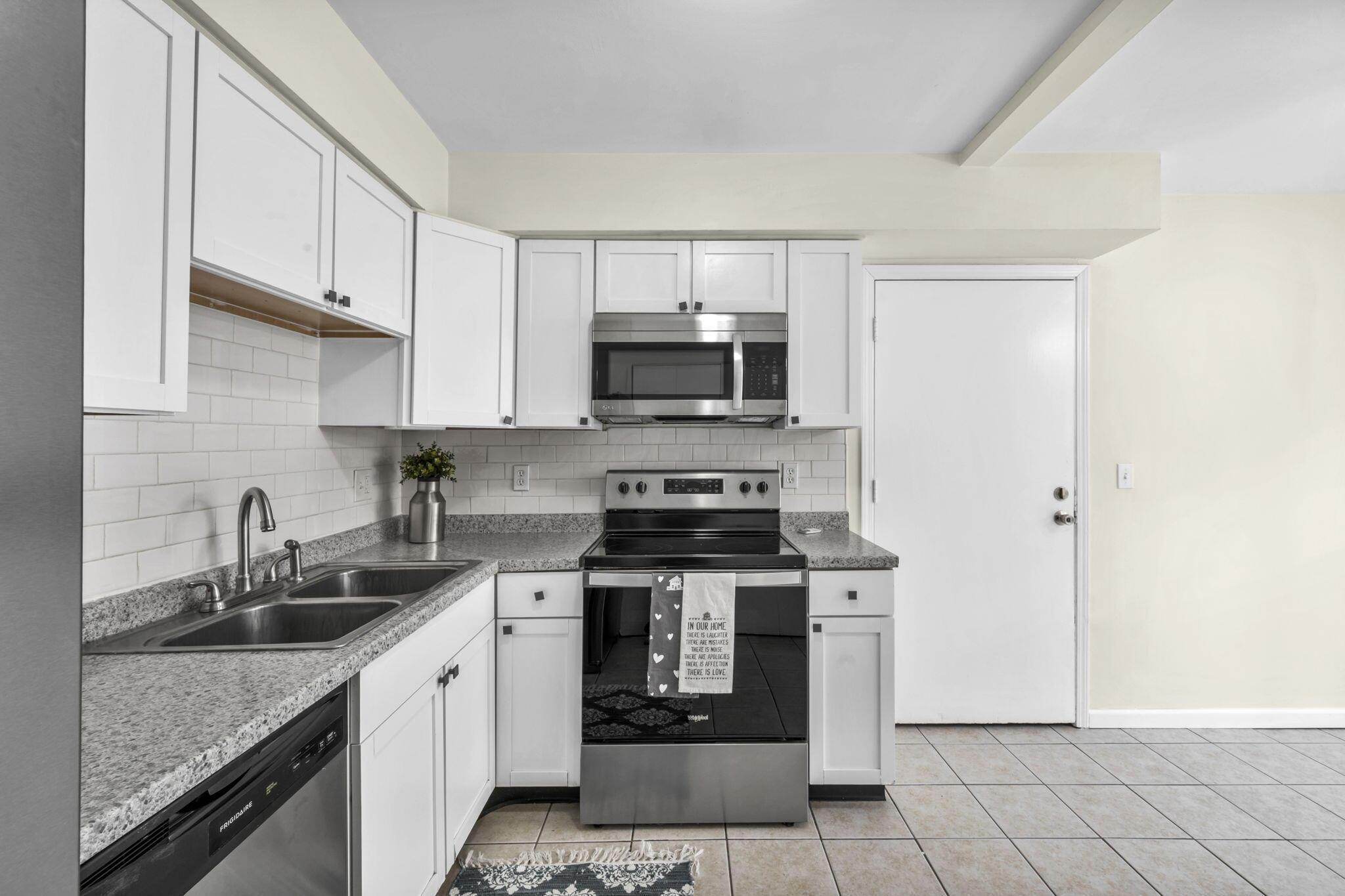 1292 Lowland Court, 98