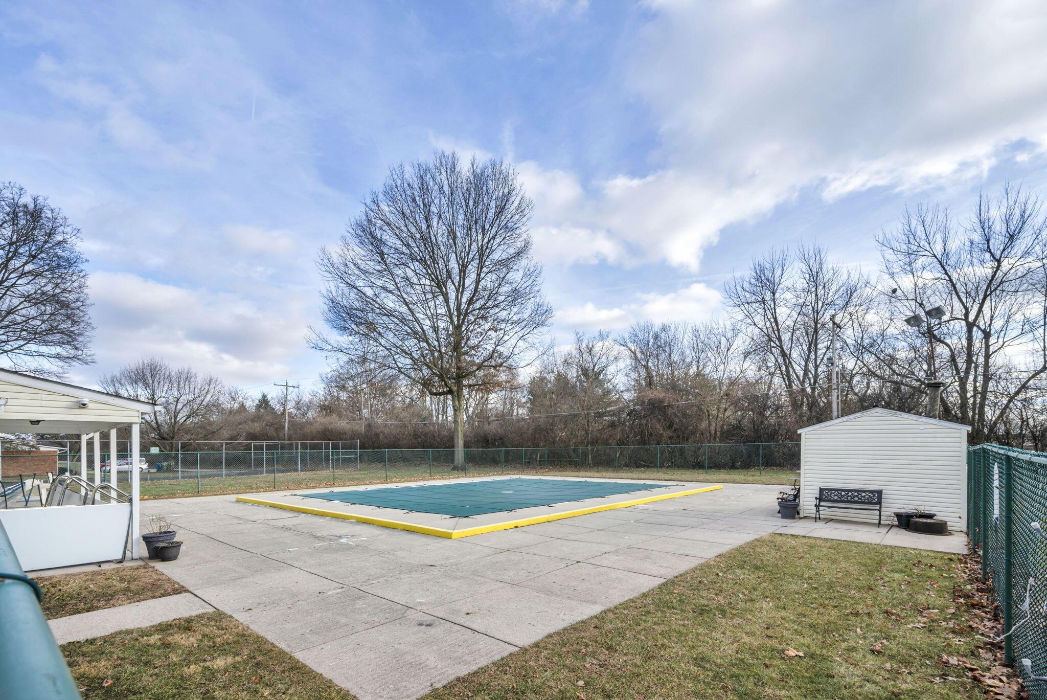 1292 Lowland Court, 98