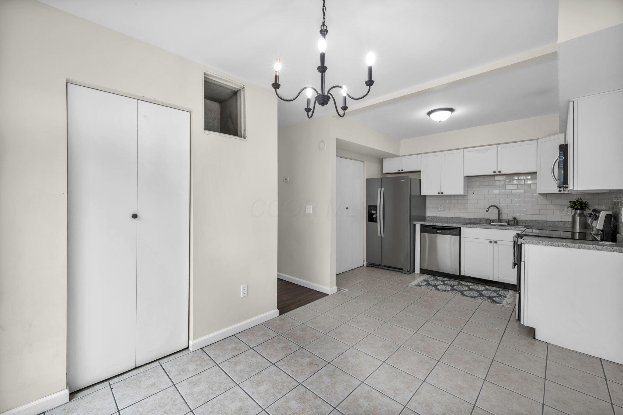 1292 Lowland Court, 98