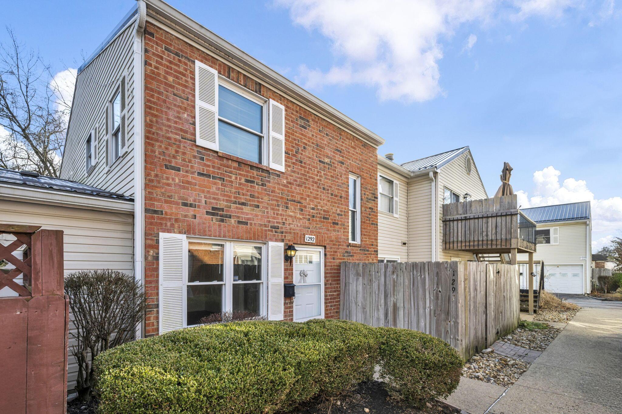 1292 Lowland Court, 98